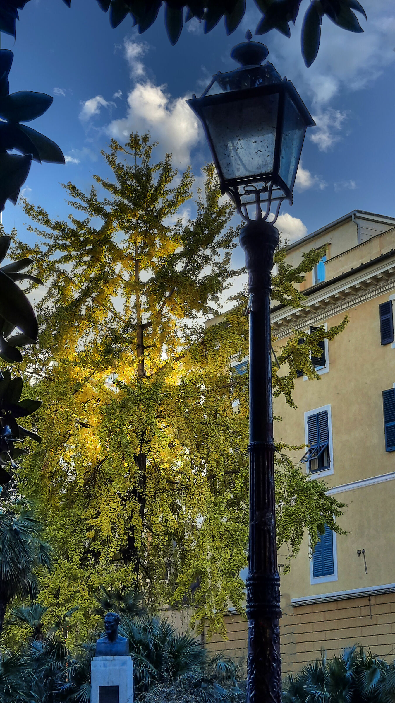 Genova : Piazza Corvetto