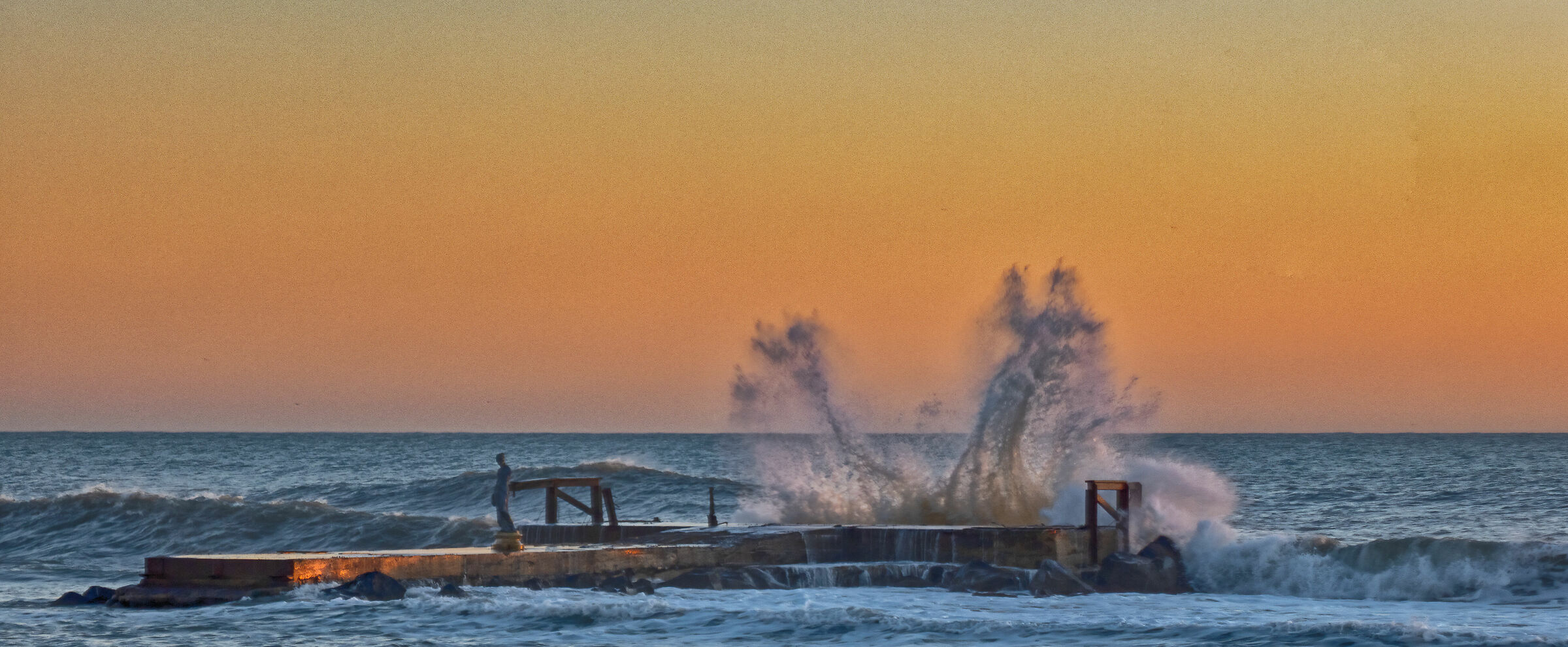 statuetta con sbuffo