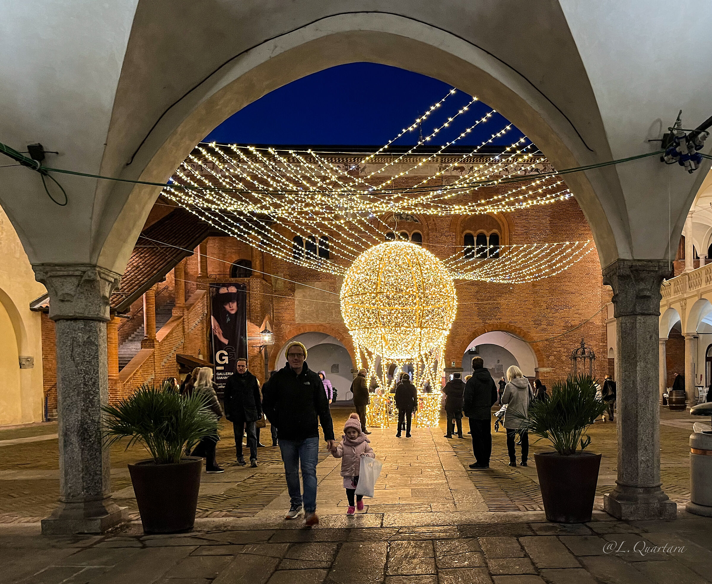 Broletto illuminato