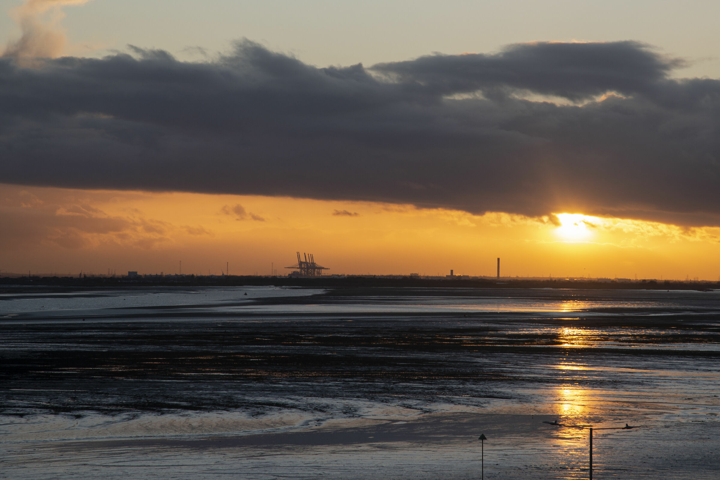 Tramonto sul Kent con bassa marea