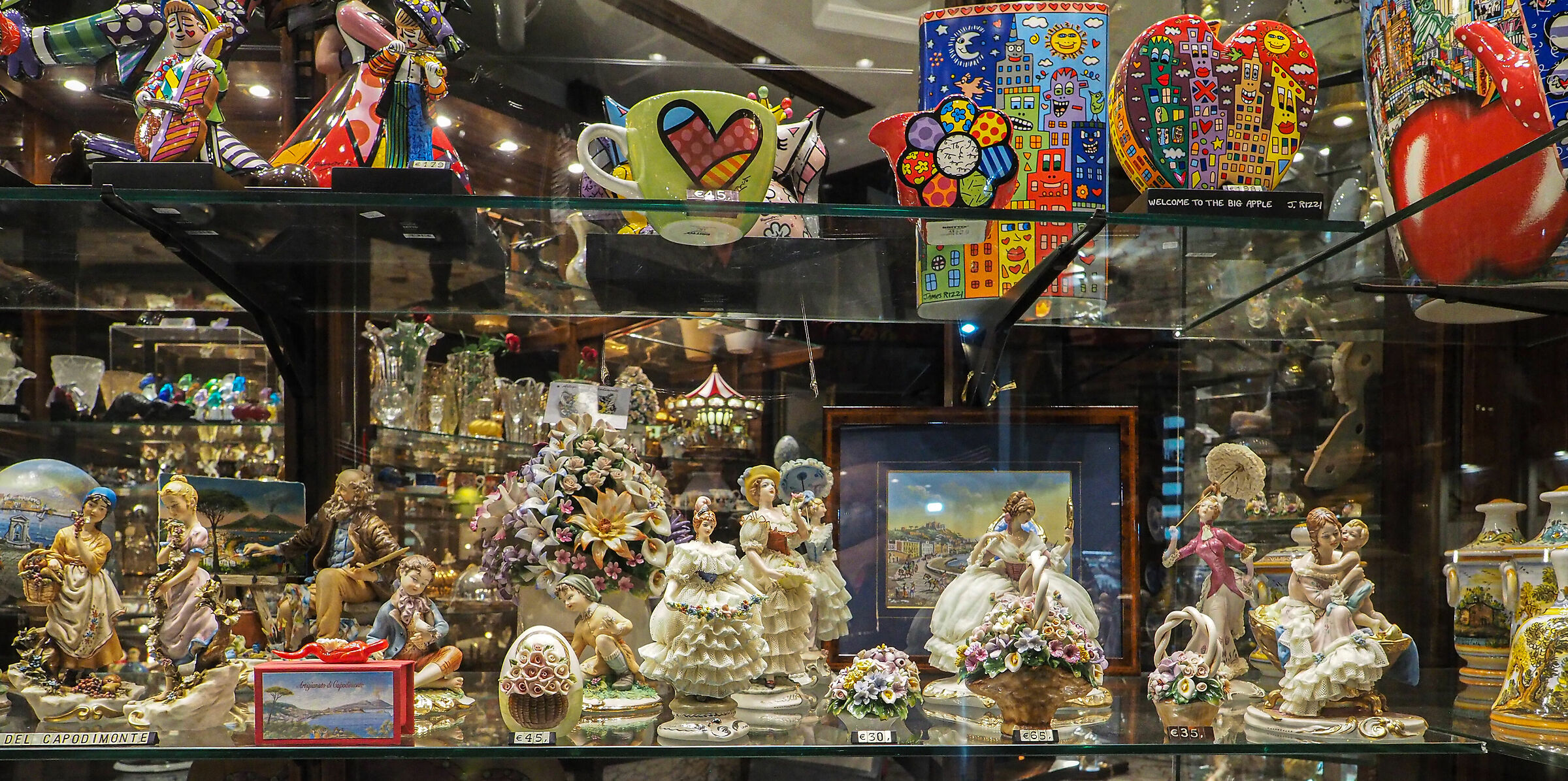 Vetrina variopinta - Napoli