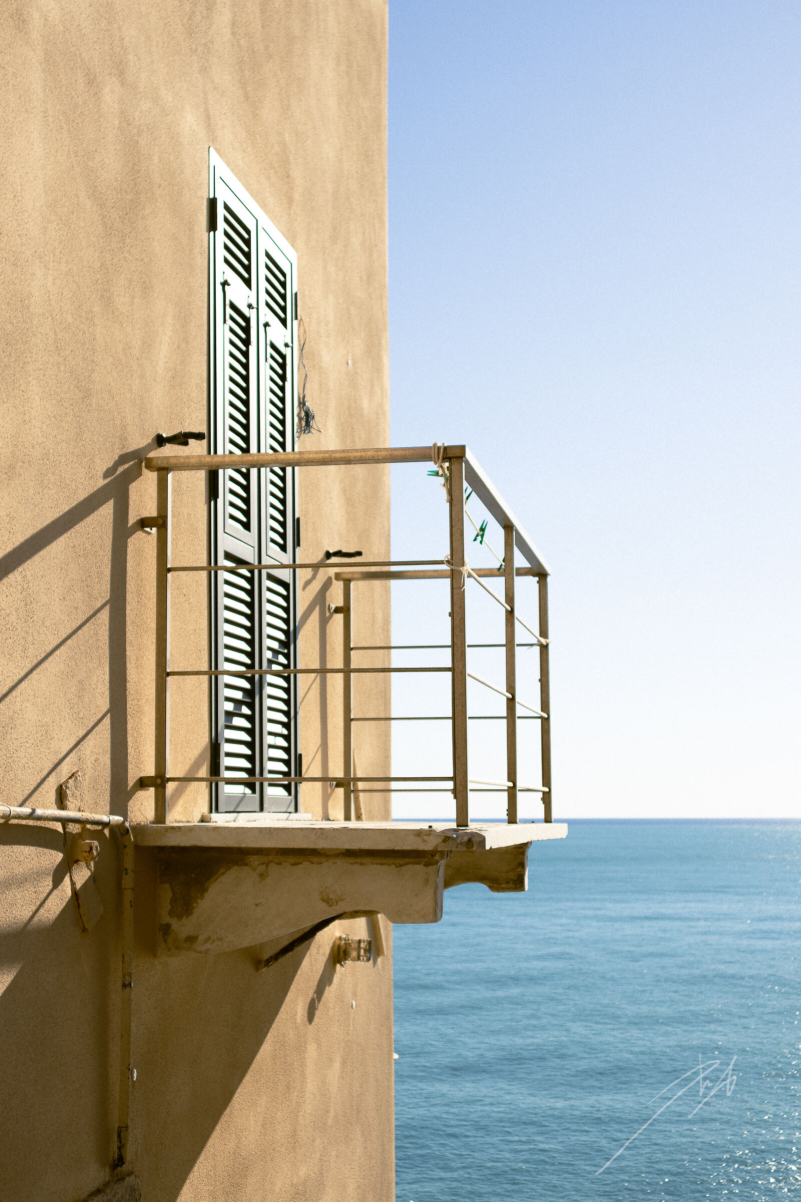 Balcony overlooking the sea