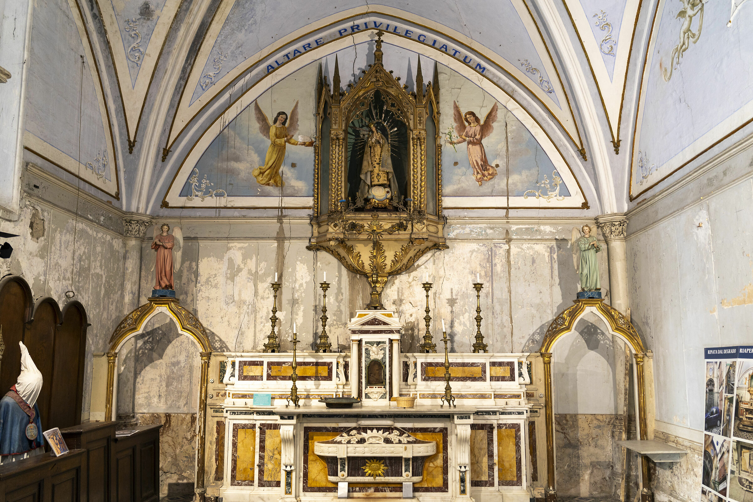 Monuments and churches 7
