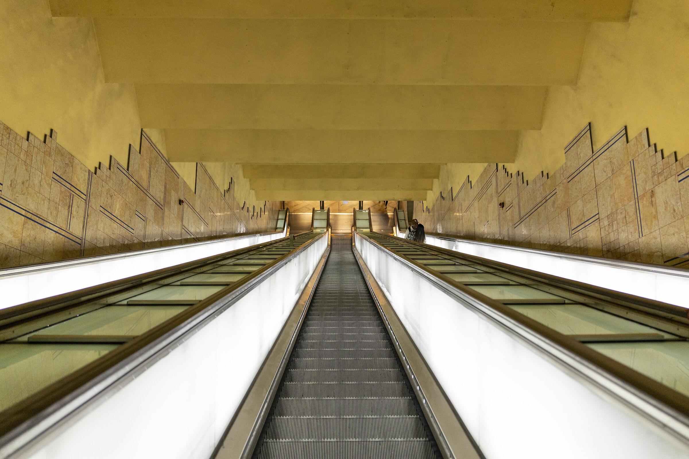 Naples: Signature Metros 8