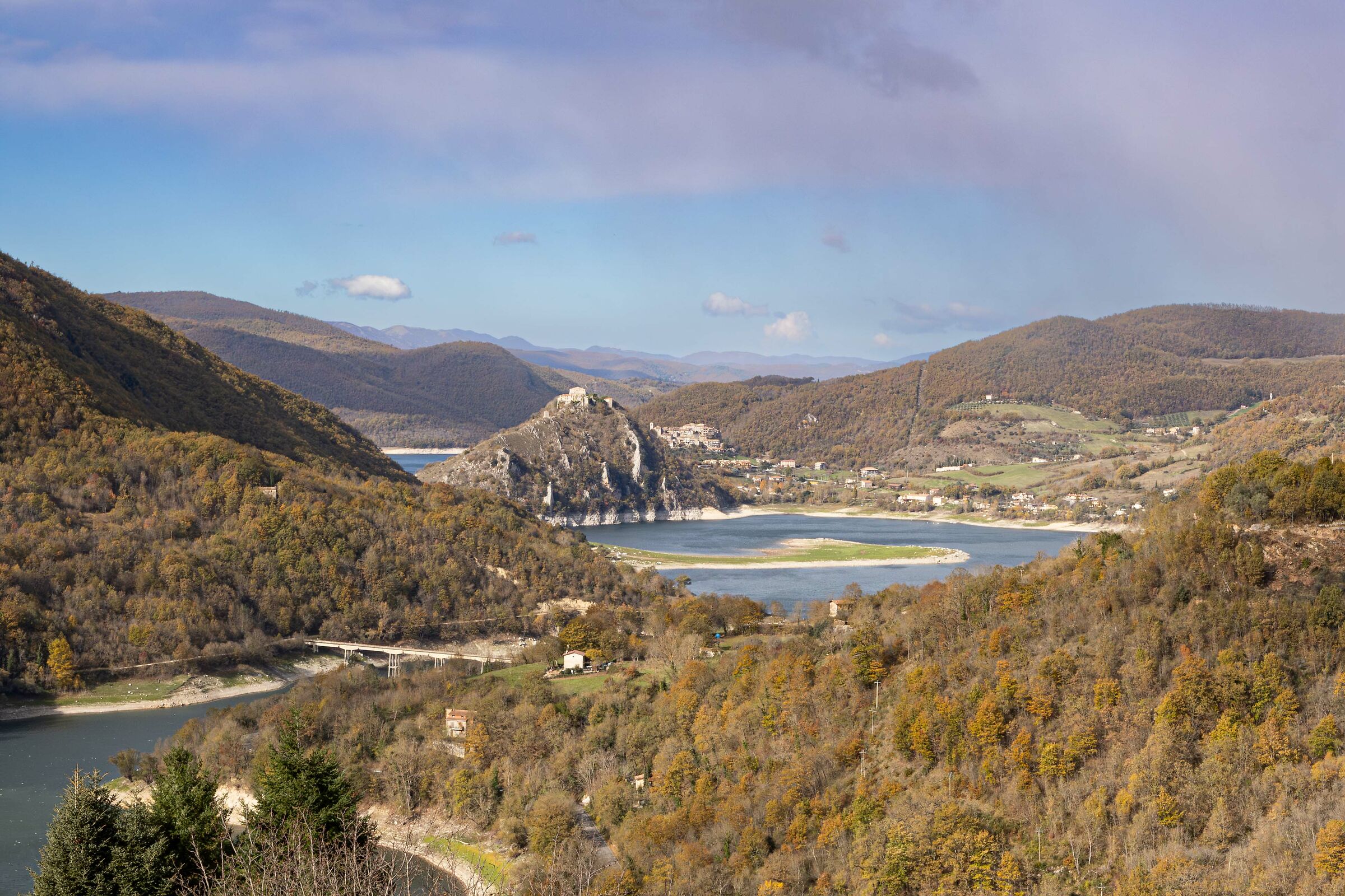 Castel di Tora
