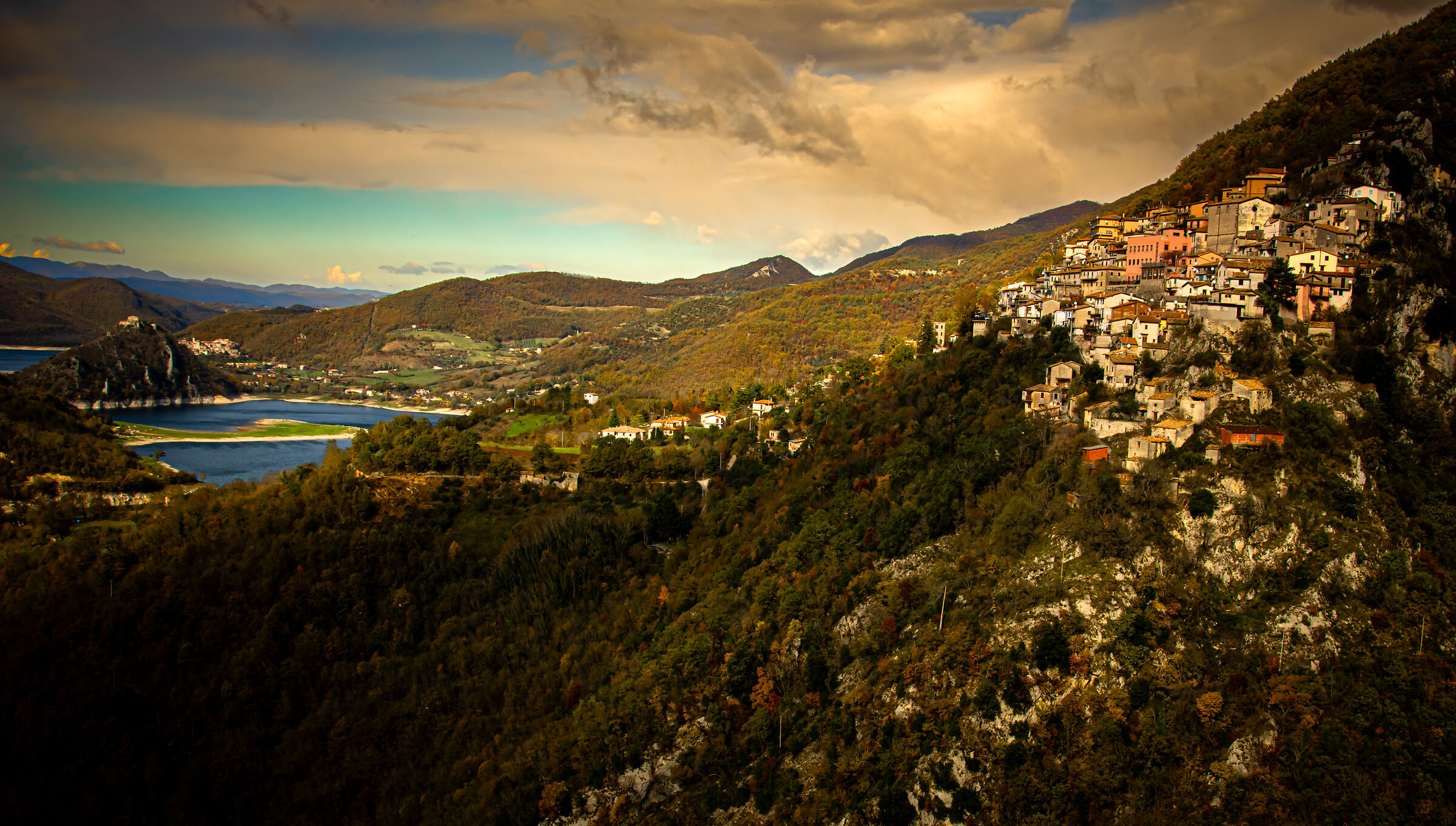 Veduta Valle del Turano