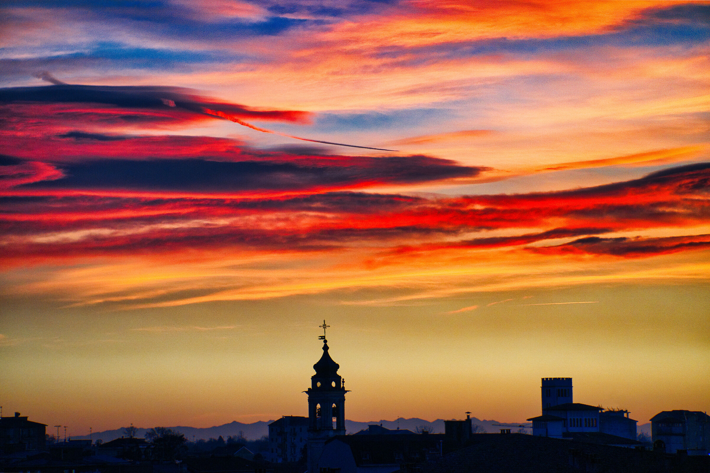 Sunset over vigevano today, 23/12/2023