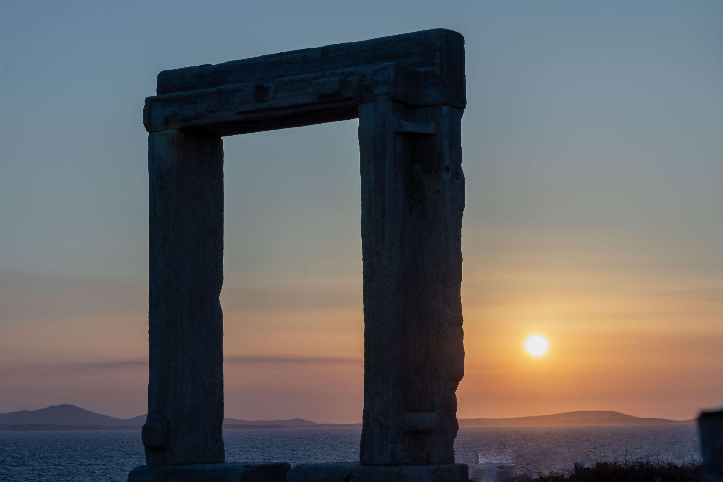Naxos_Chora-Temple of Apollo (Portara)