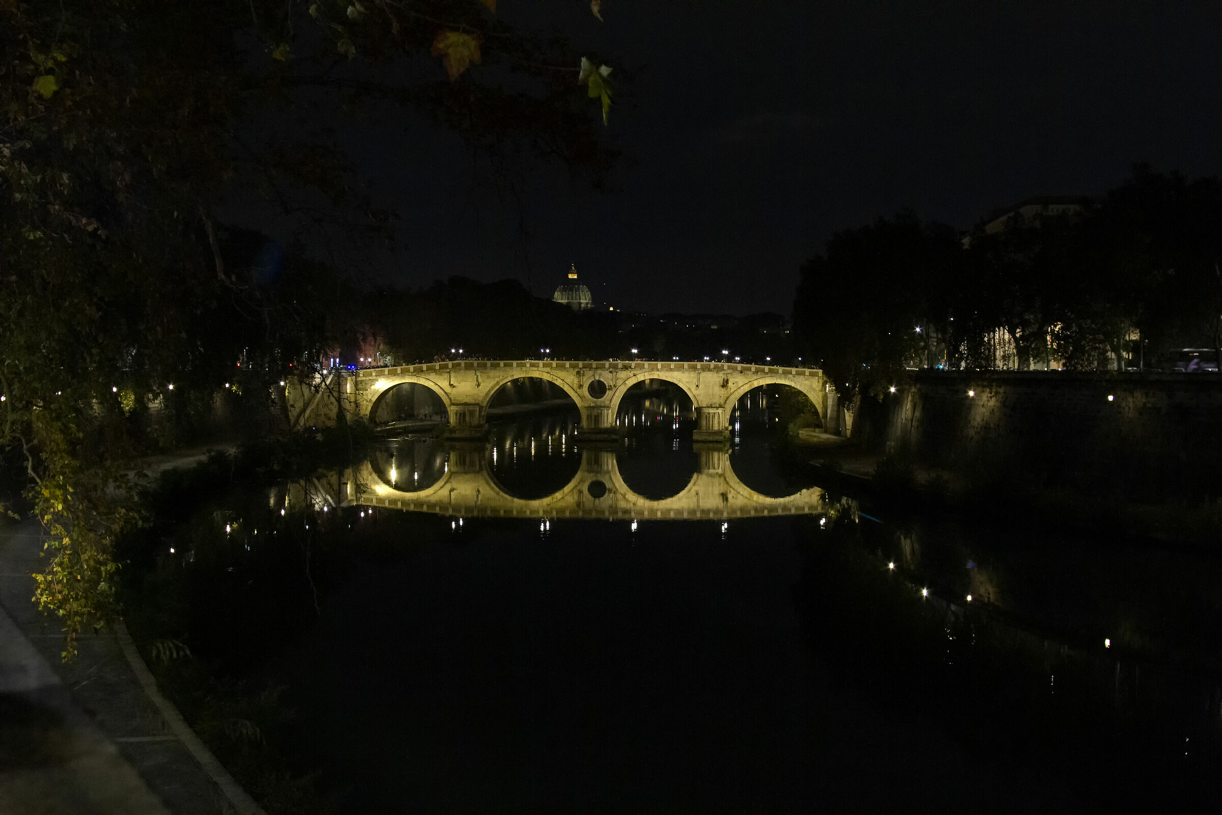 ROME BRIDGE HDR NIGHT HANDHELD