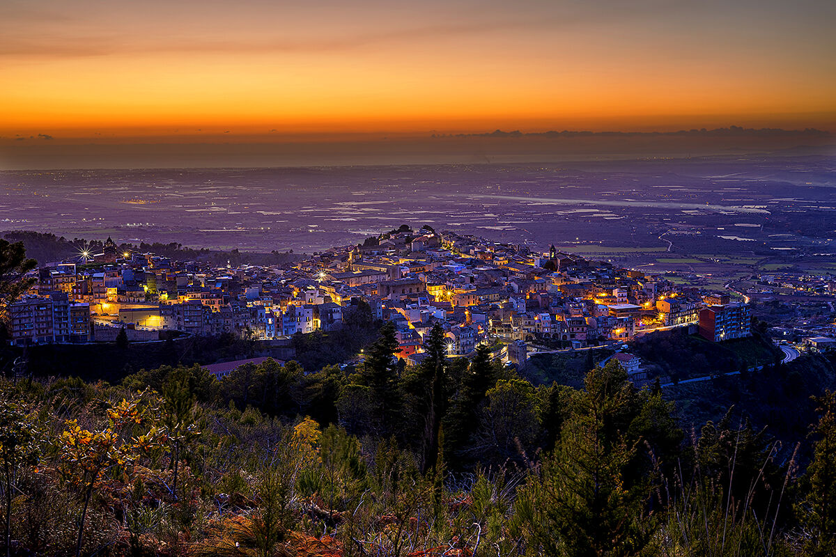 Golden Hour on Chiaramonte Gulfi