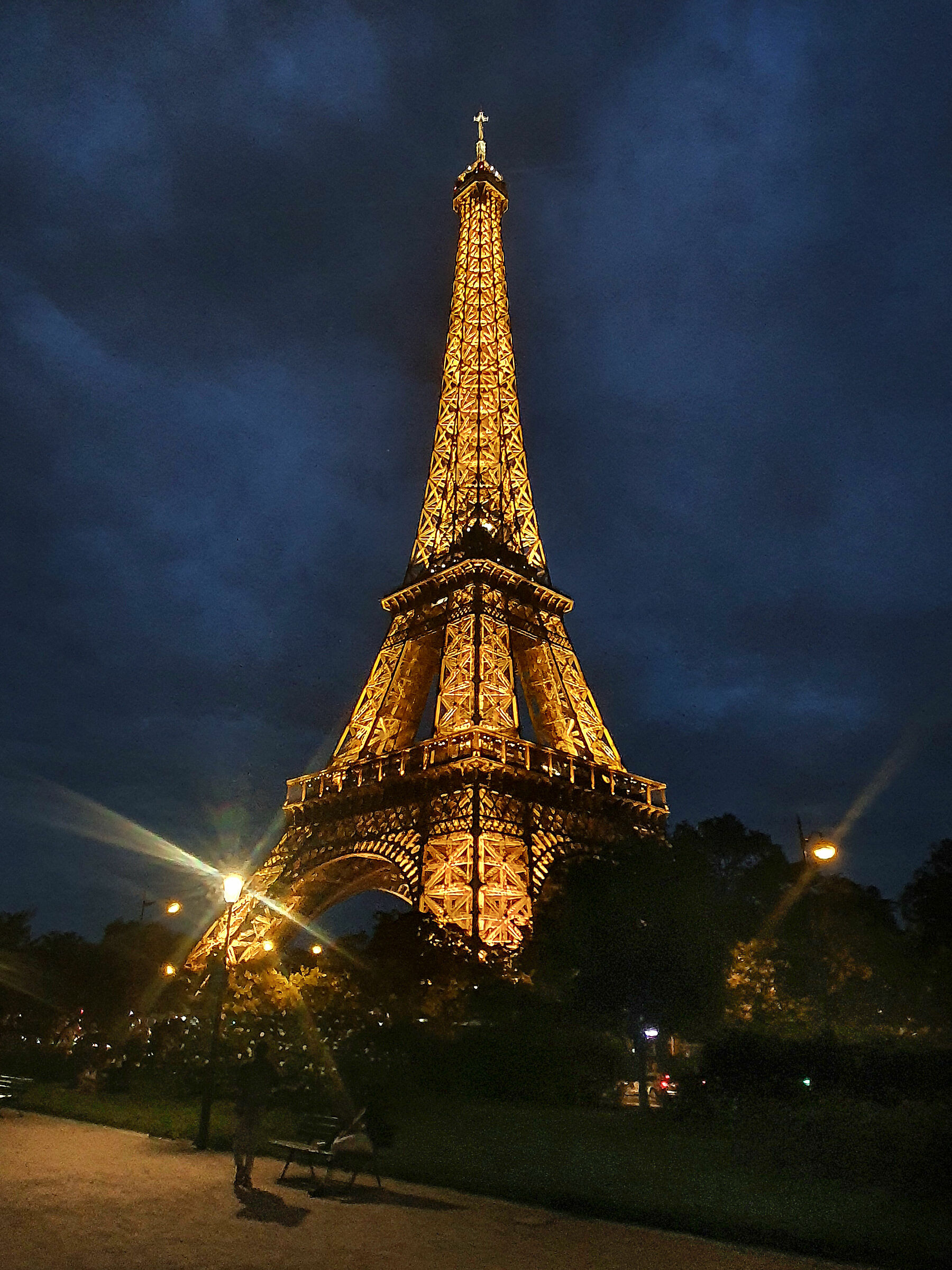 Tra le luci di Parigi
