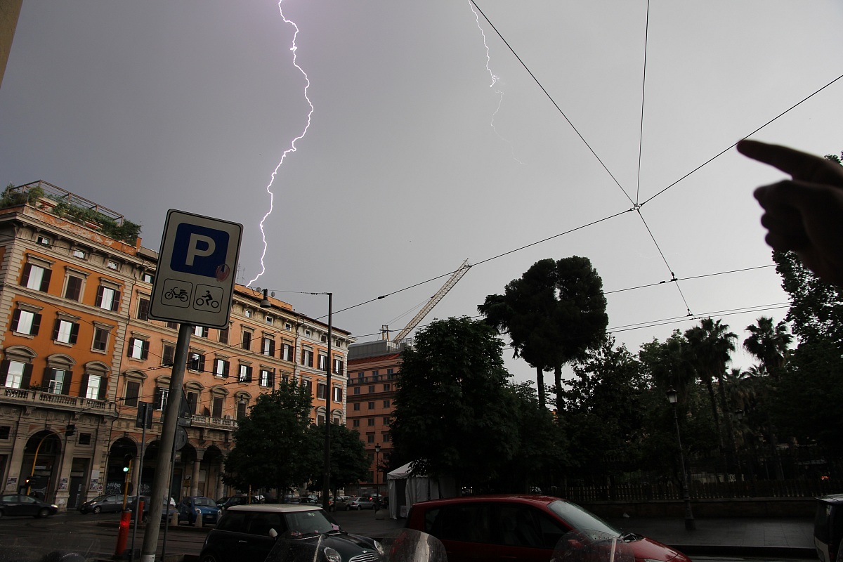 Fulmine su Roma
