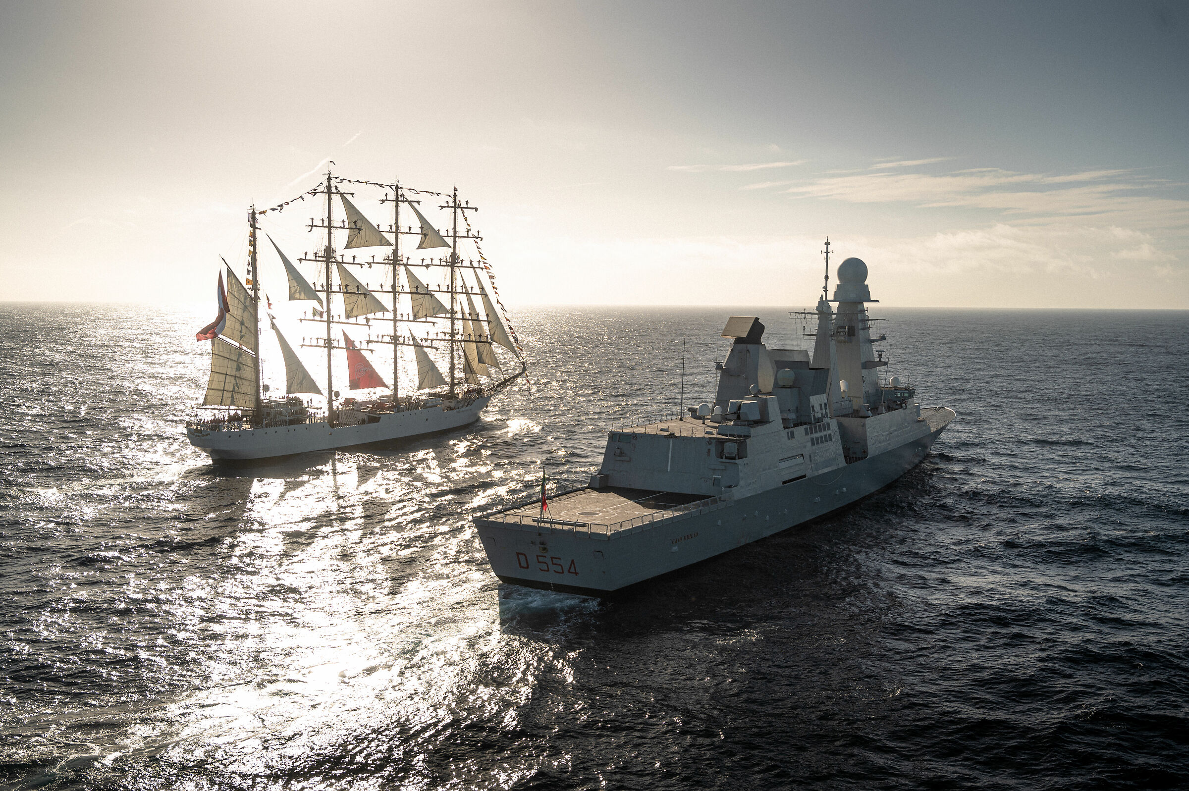 Tall ship union e nave Duilio