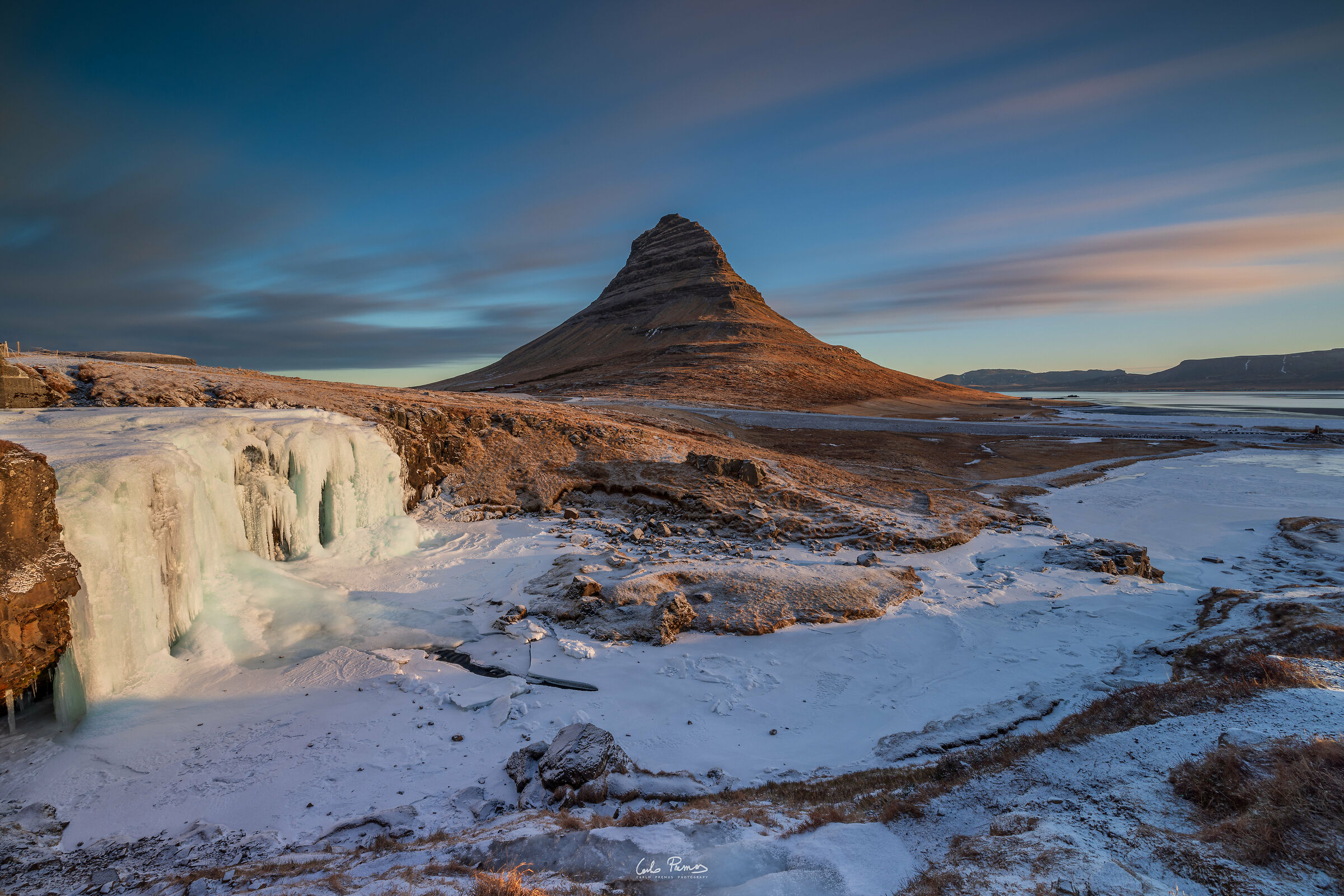Le cascate ghiacciate di Kirkjufell