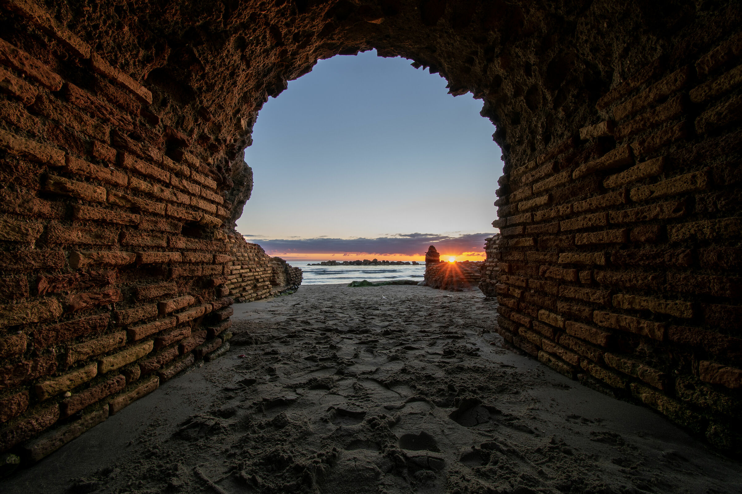 Glimpse of the sea