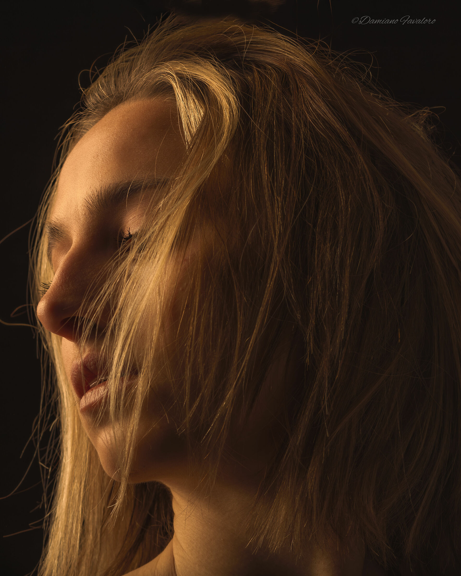 Portrait - She absorbed in thoughts