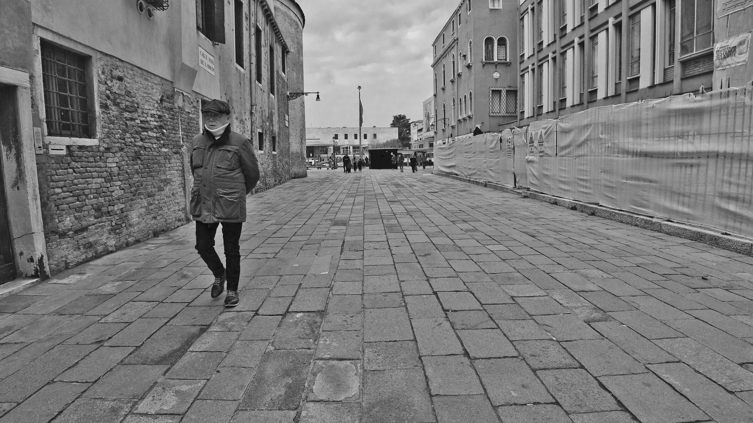 Via dalla via di fuga