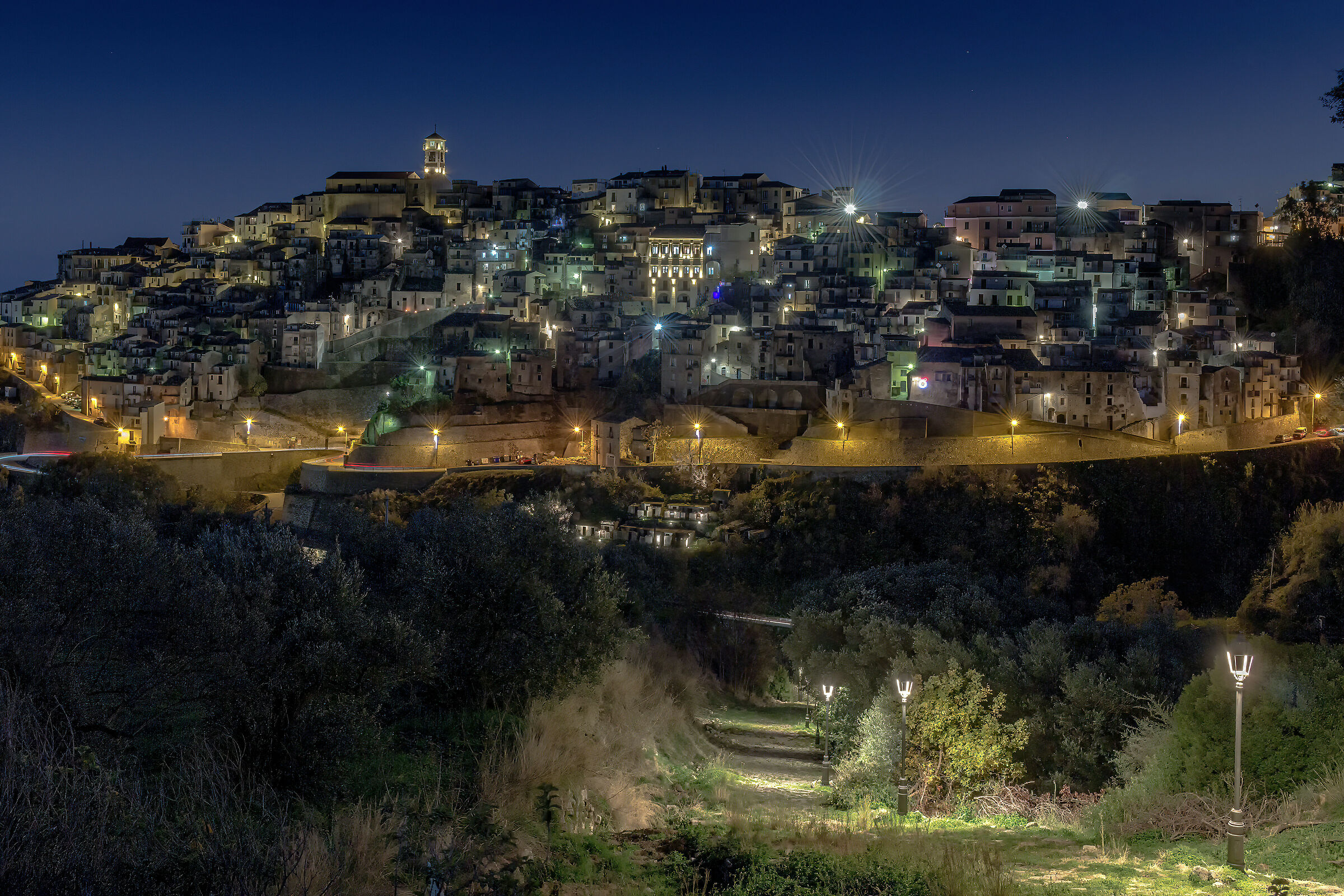 Badolato borgo in notturna