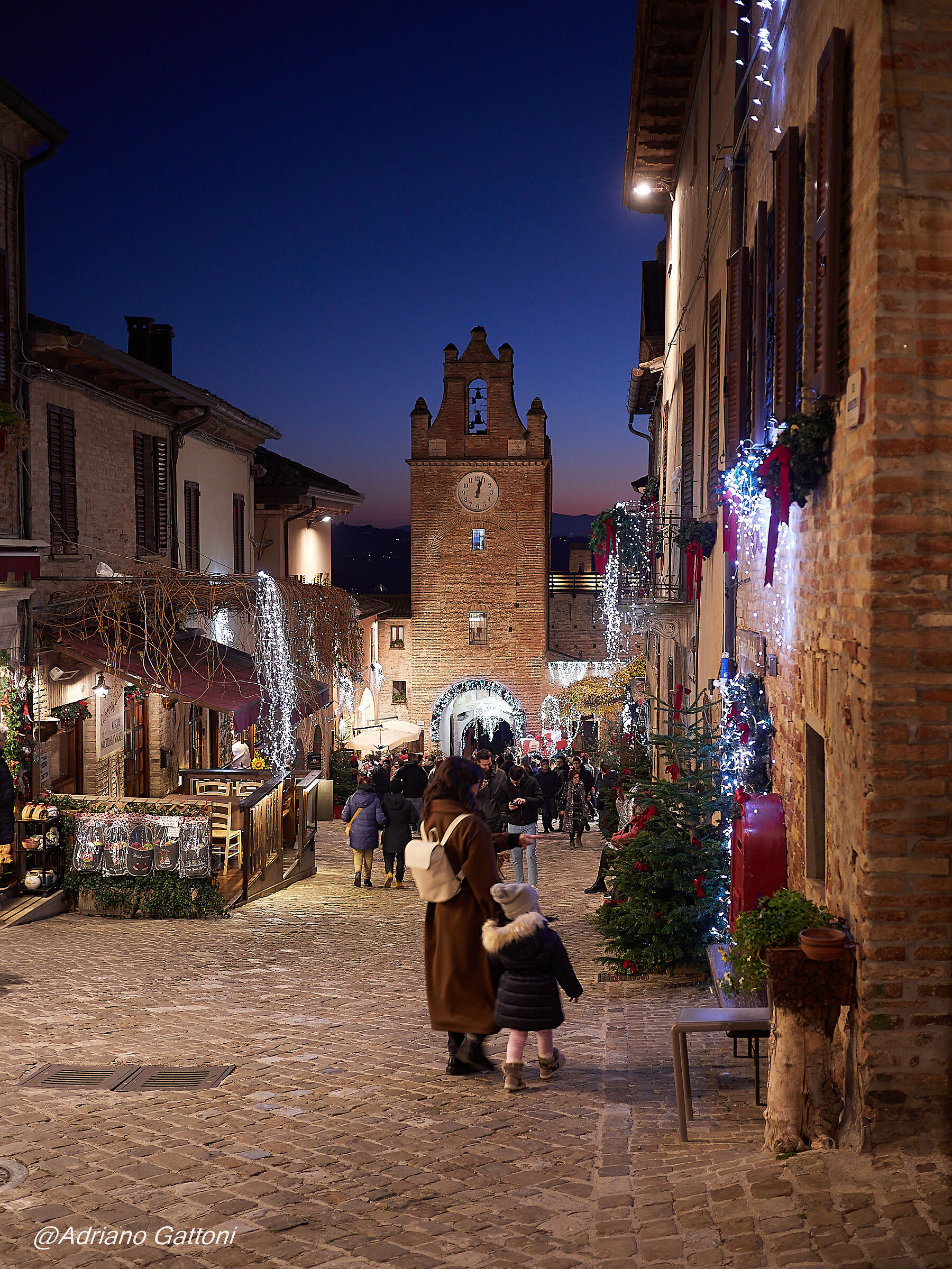 Gradara in veste natalizia - auguri di buon anno