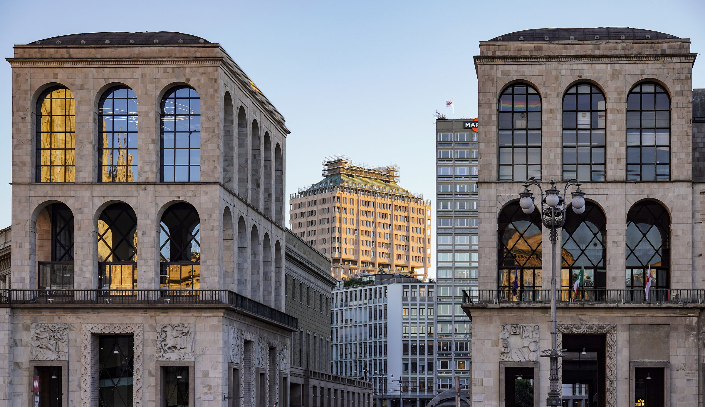 Piazza del Duomo. Venerdì 17 novembre 2023. 16:28 - 2