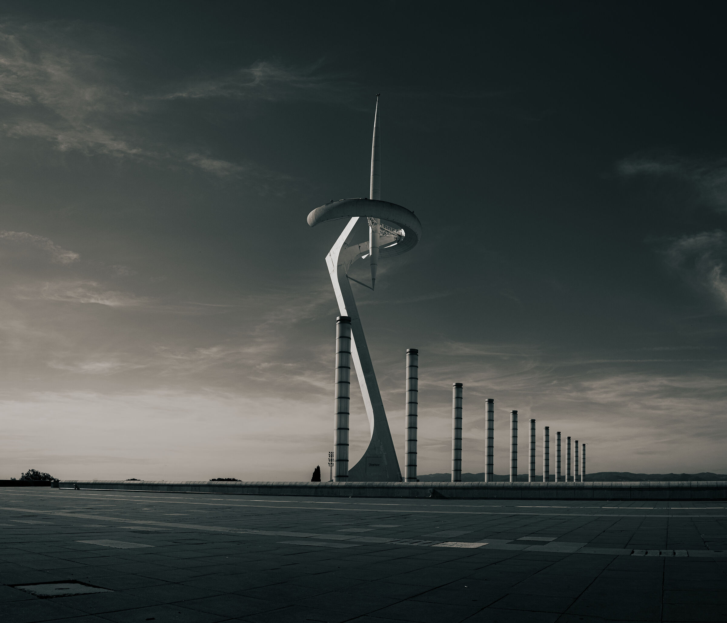 Torre de telecomunicaciones de Montjuïc B/W