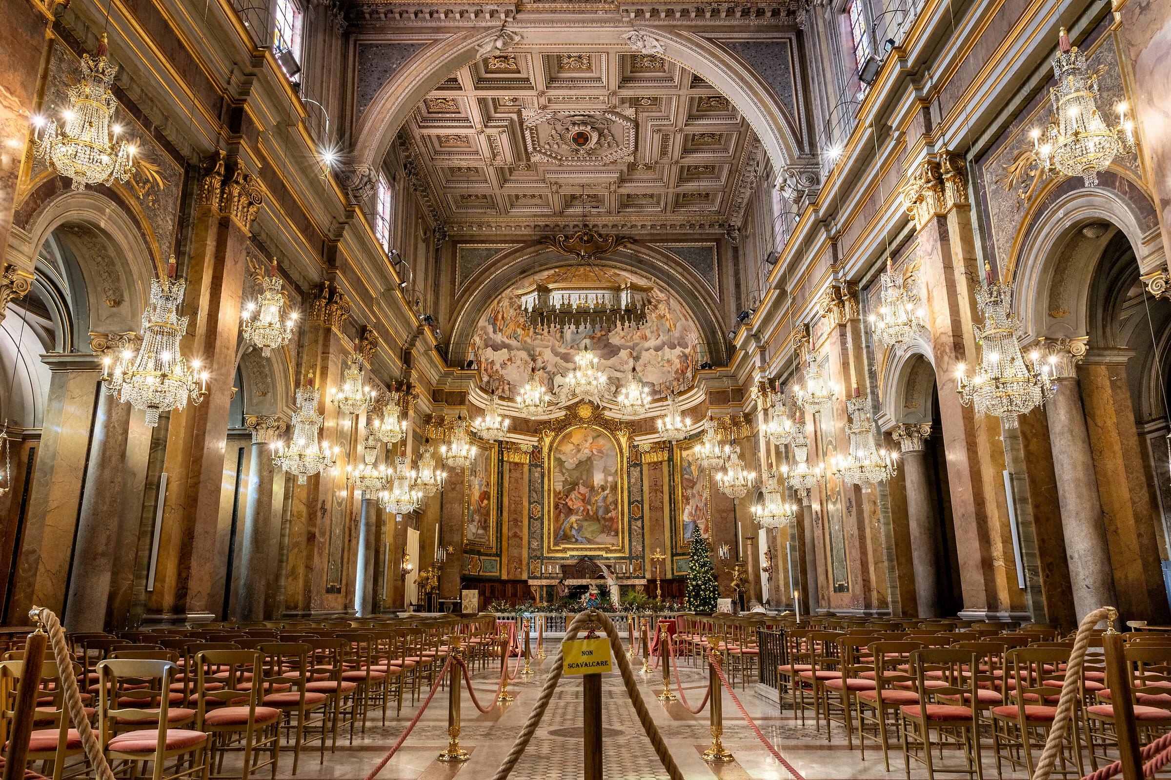 La chiesa dei lampadari