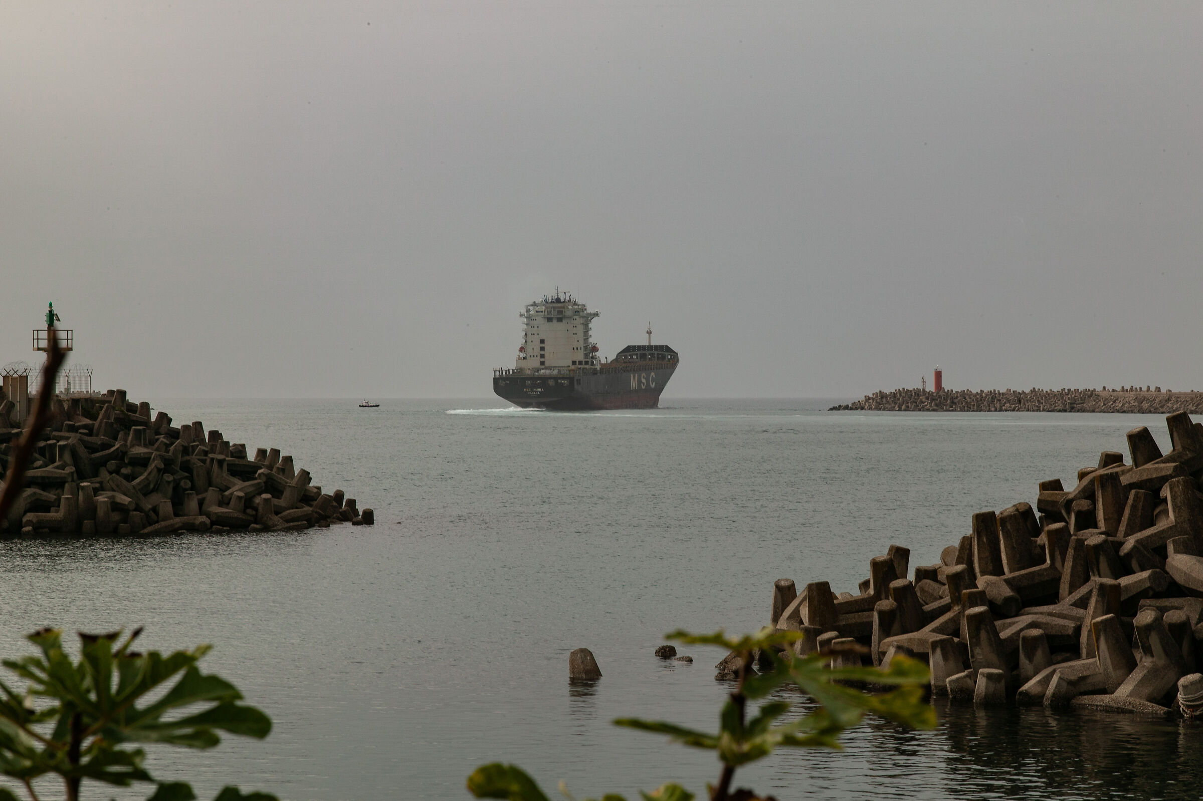 Port of Gioia Tauro - Exit the port heading north
