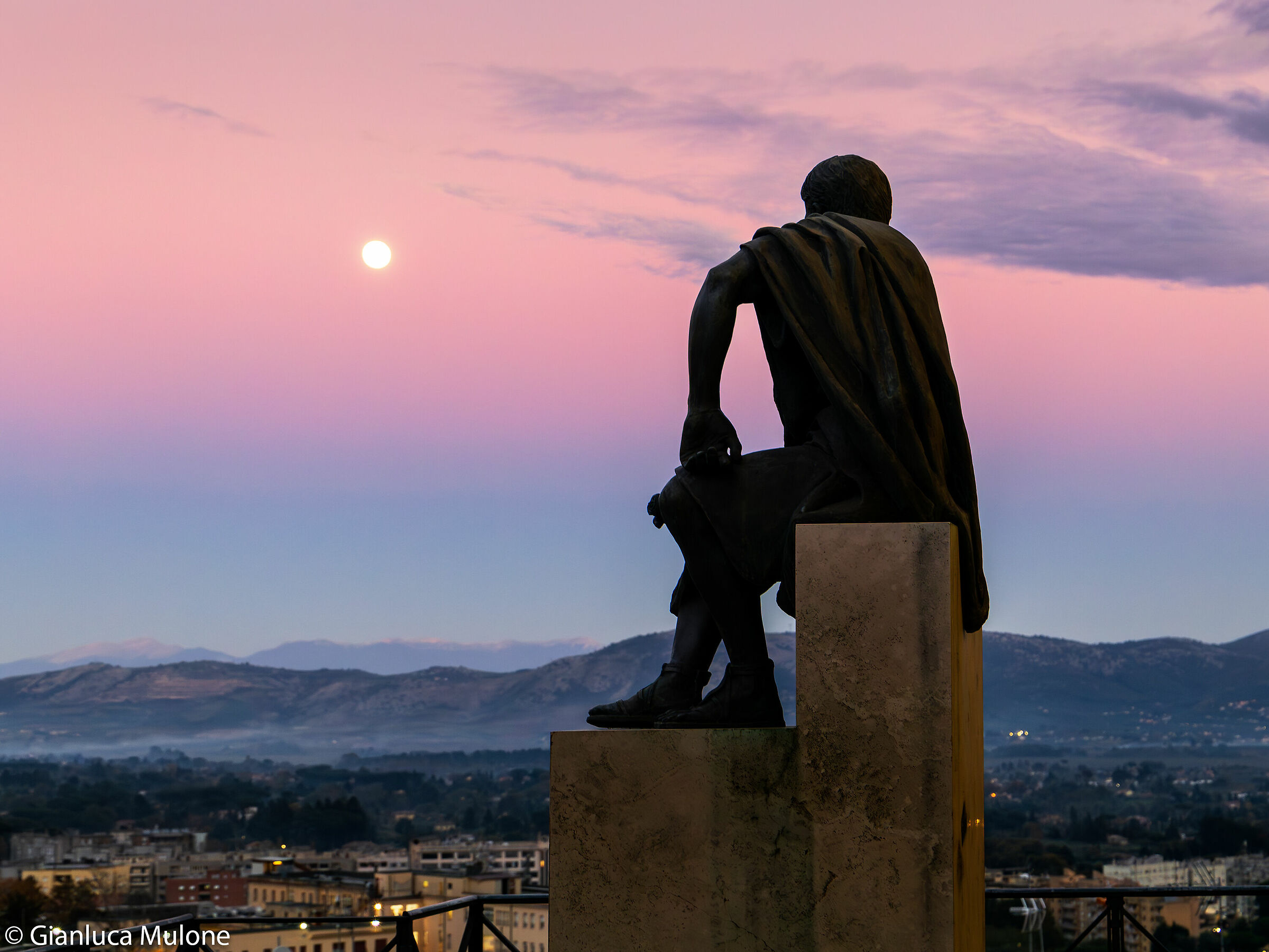 Velletri dopo il tramonto