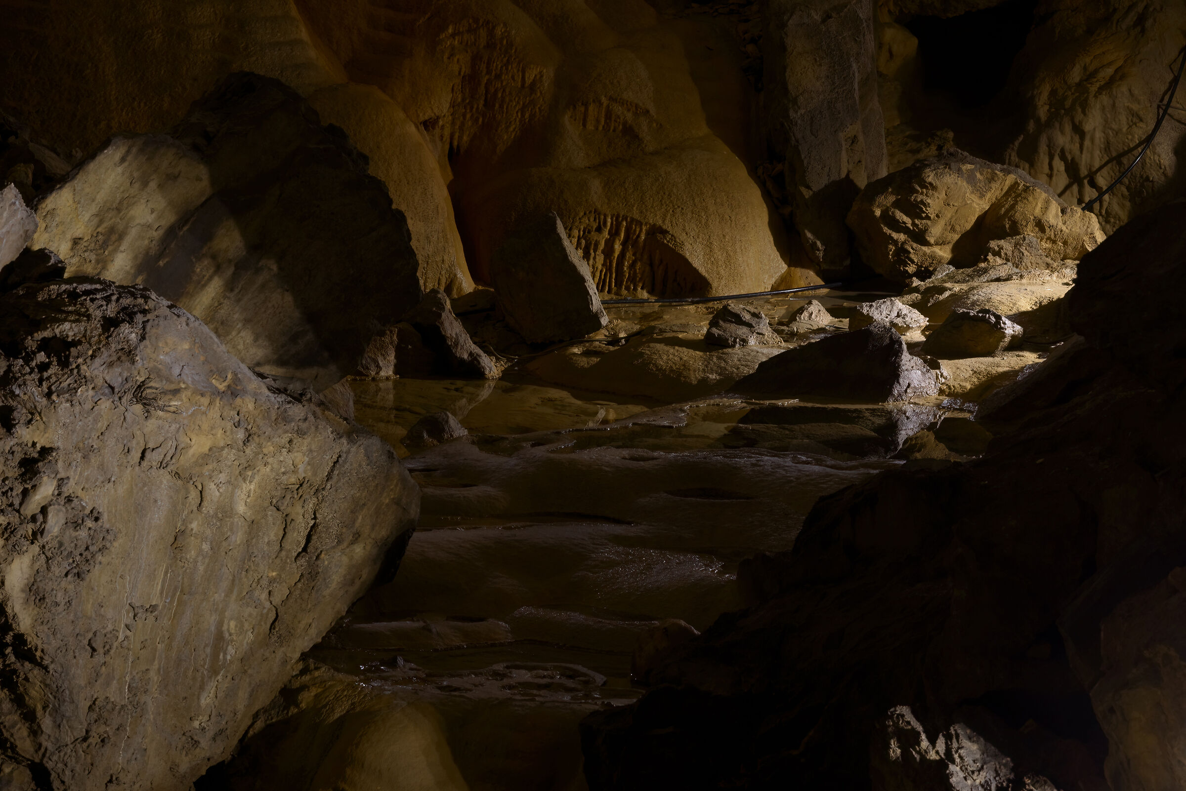 Bossea Caves