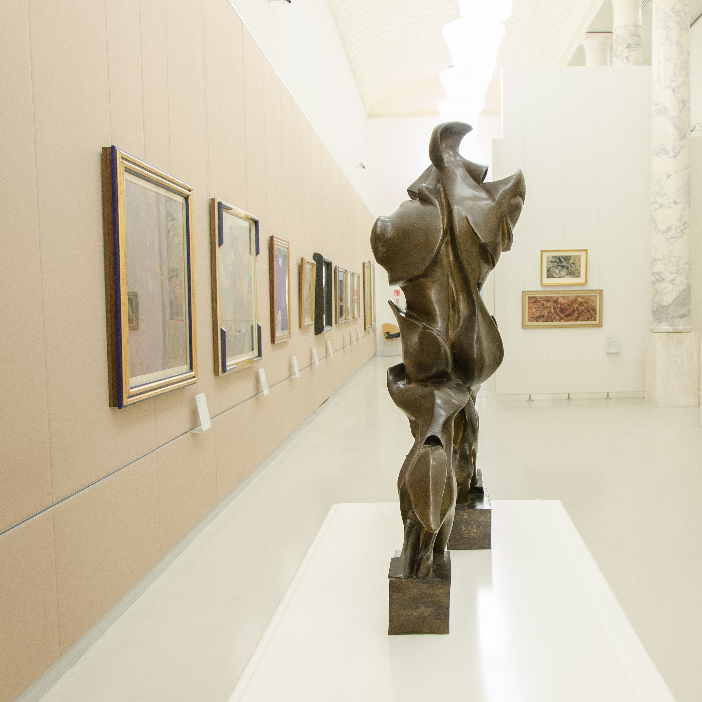 Forme uniche nella continuità dello spazio