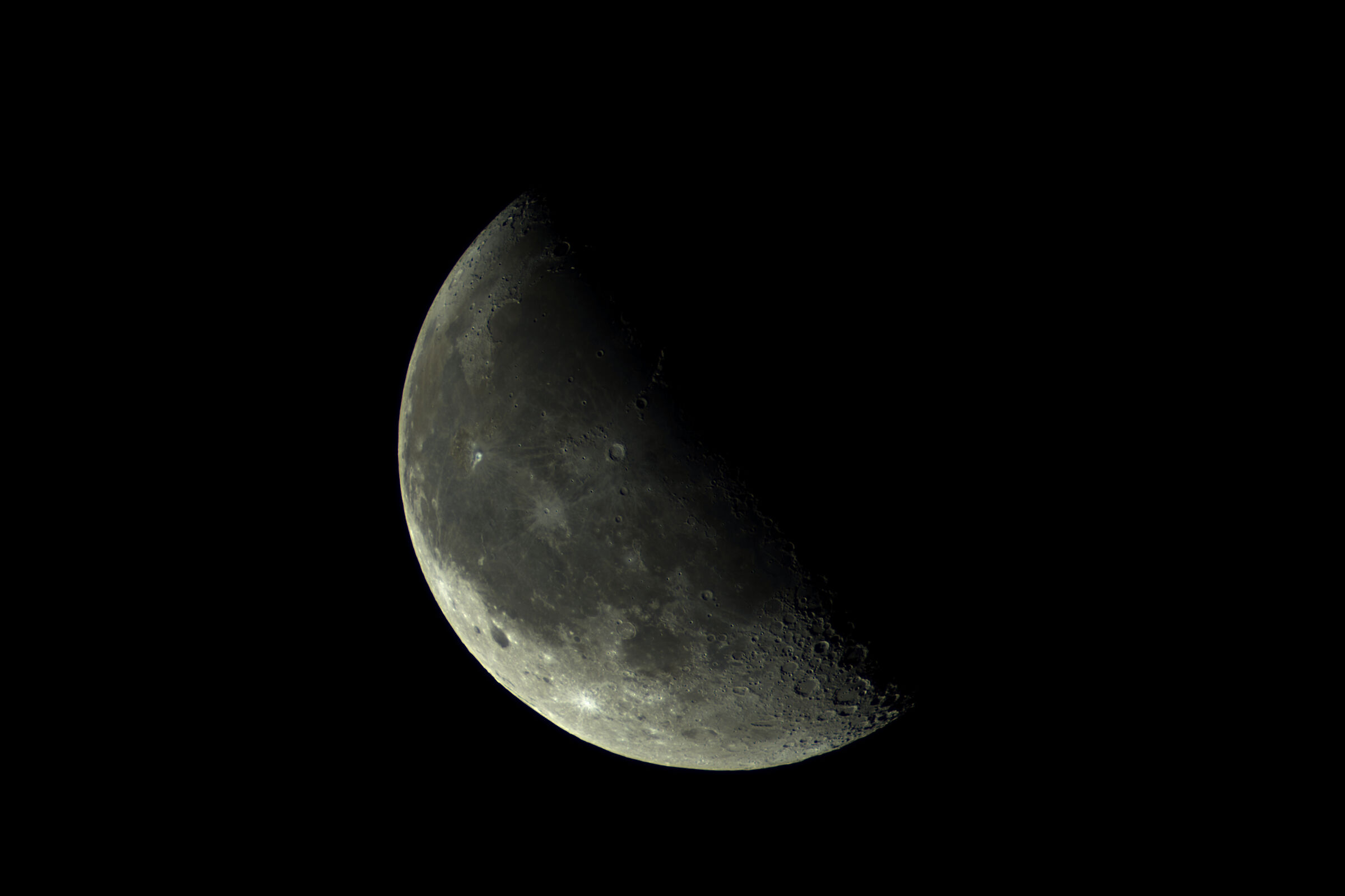 Moon. 04/01/24. First Light APO 102F7 ED.