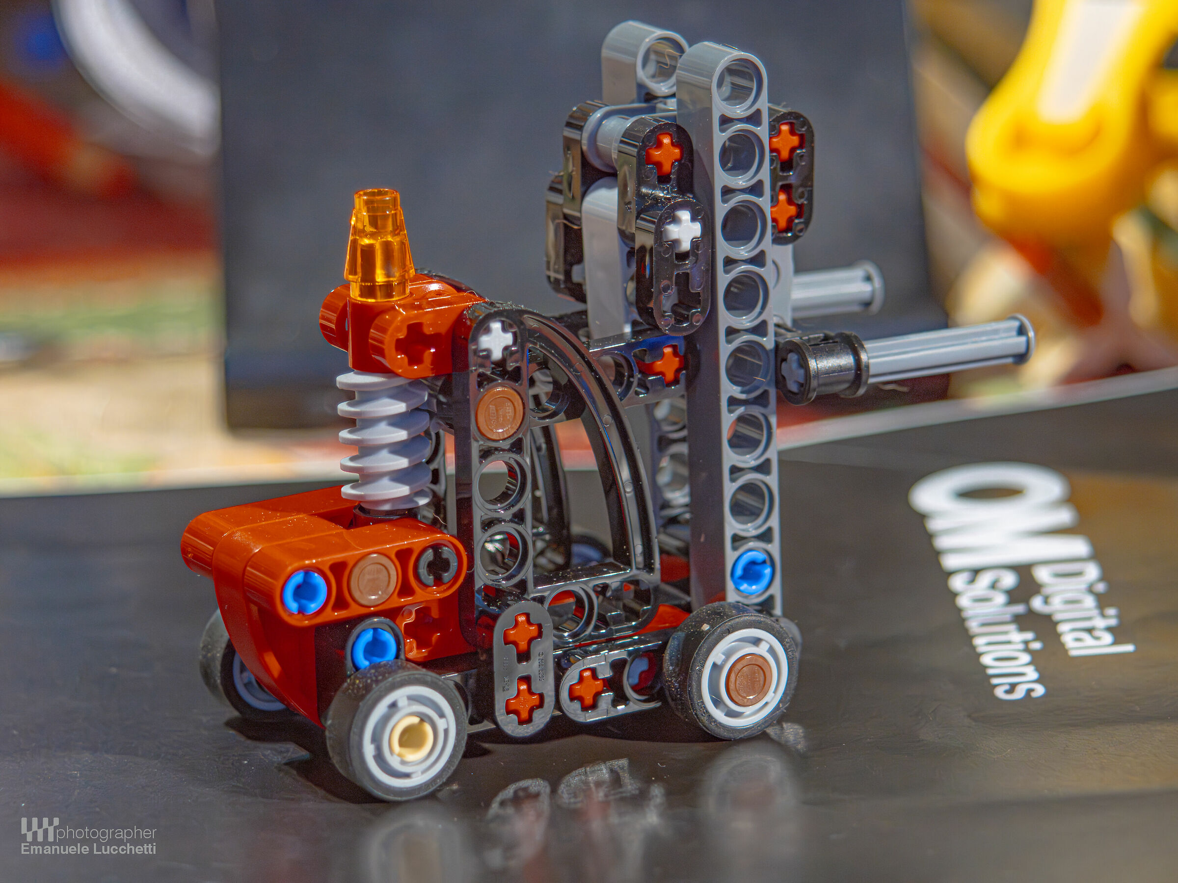 OM System Zuiko 35-105mm f/3.5-4.5