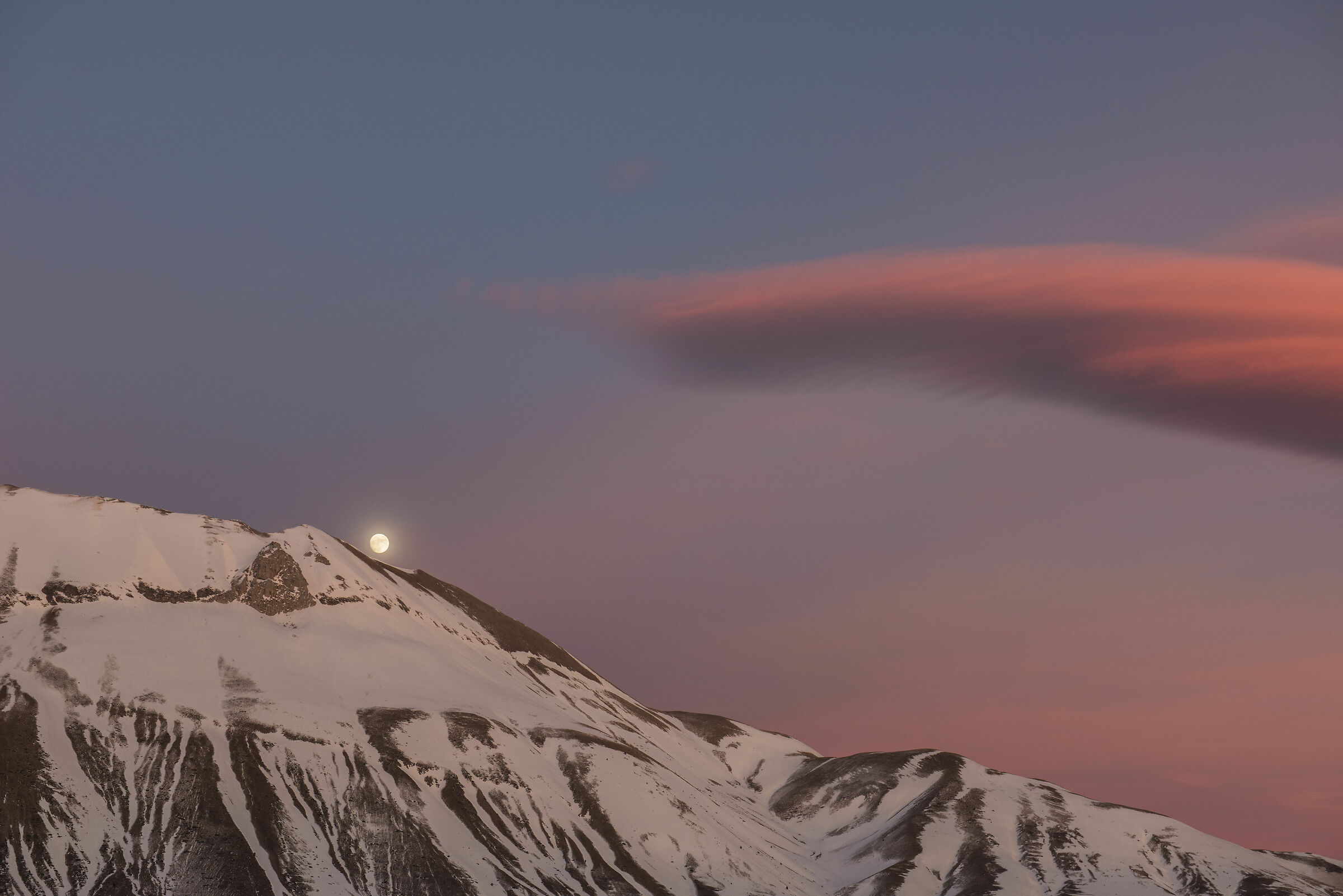 Castelluccio - rising moon
