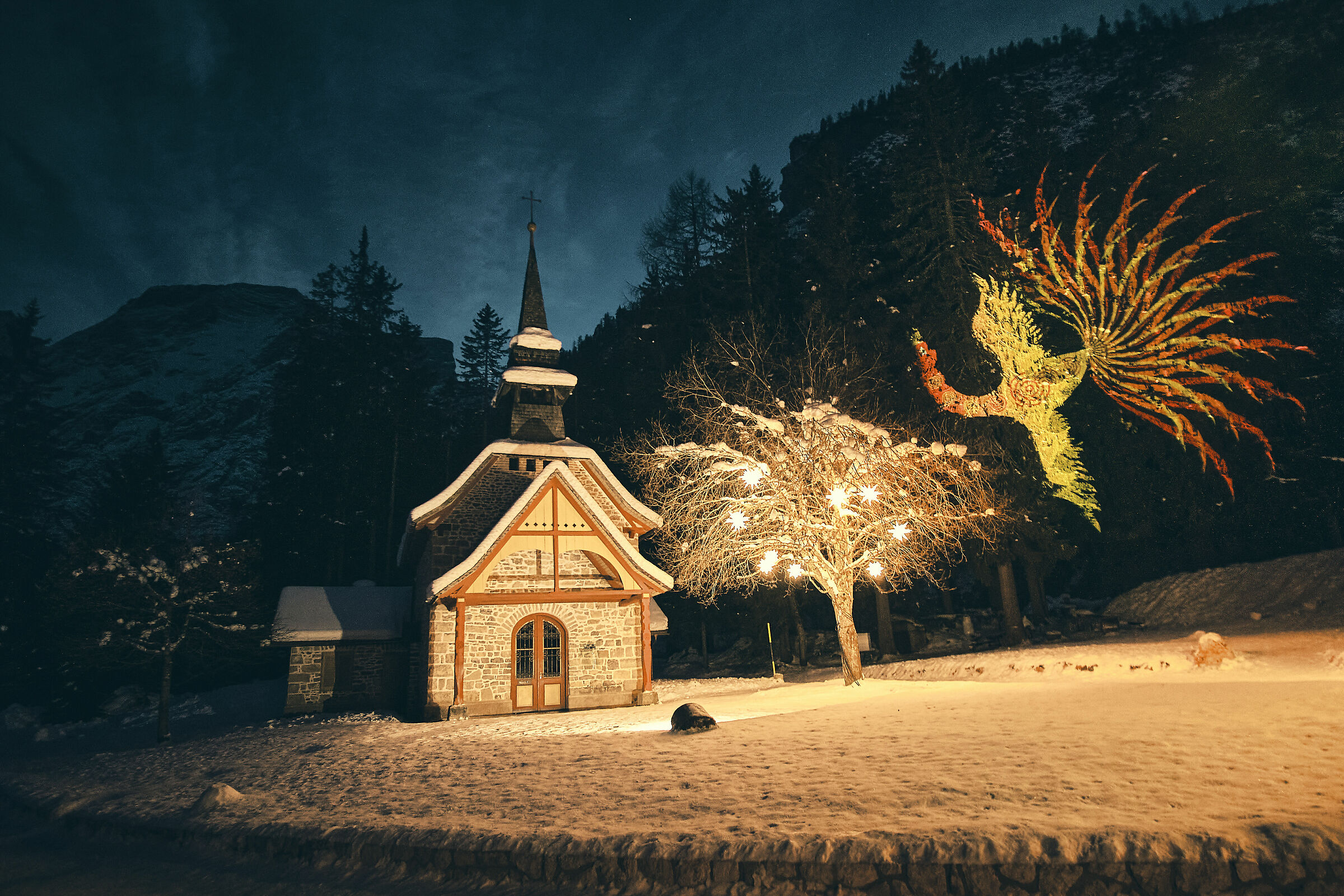 Cappella sul lago di Braies - 2