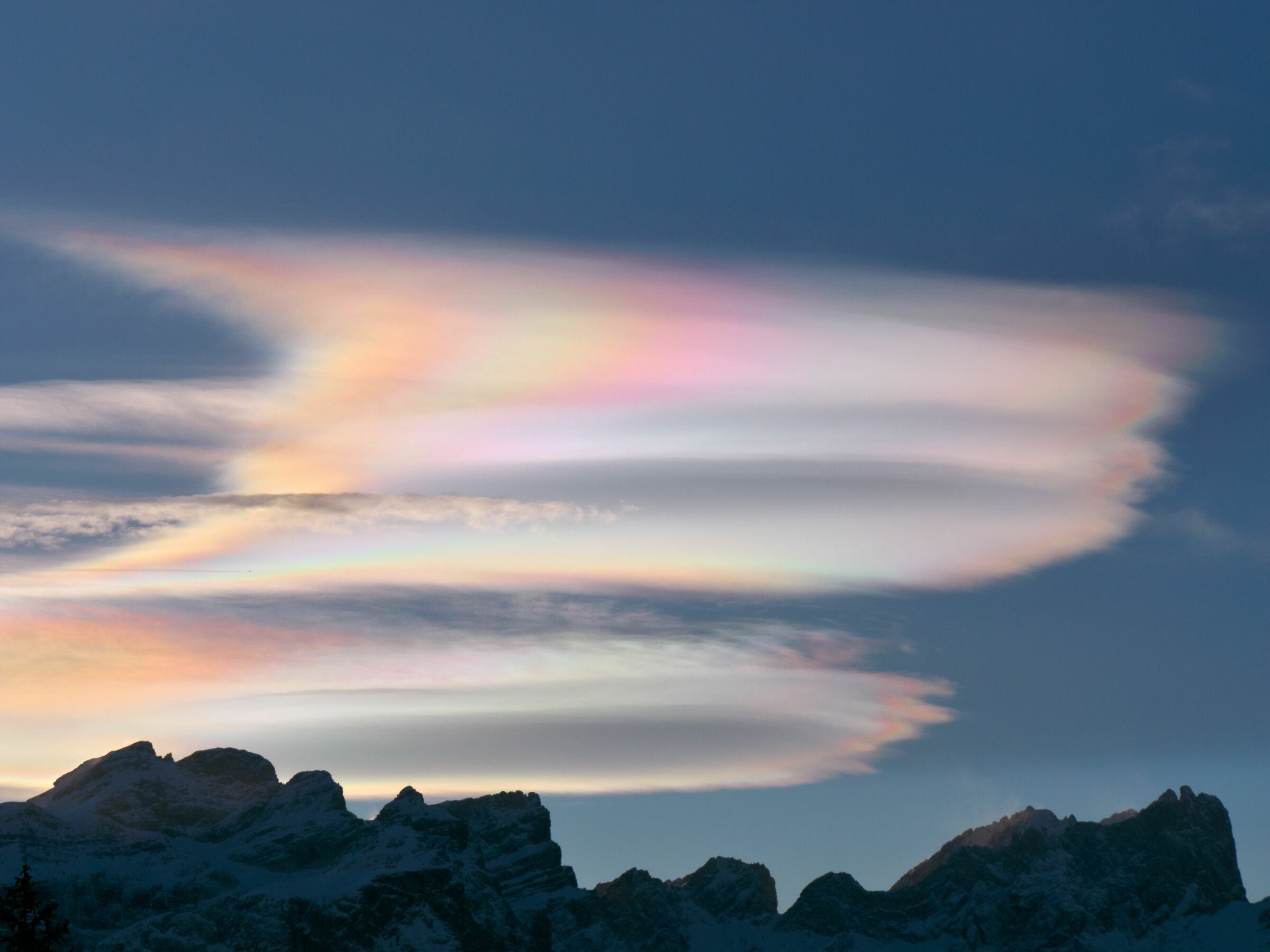 Nuvole arcobaleno dalle Dolomiti