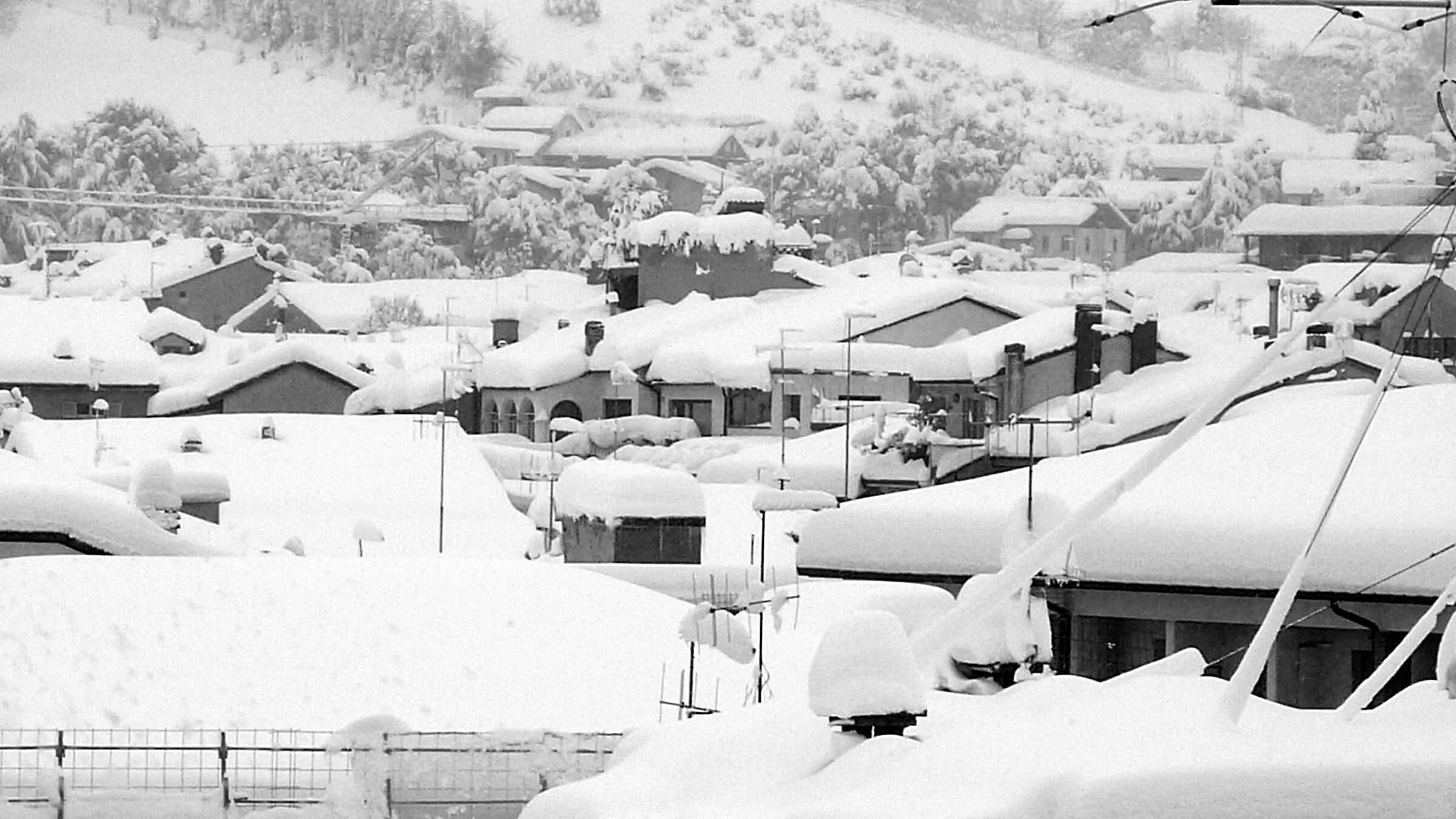Tetti e neve