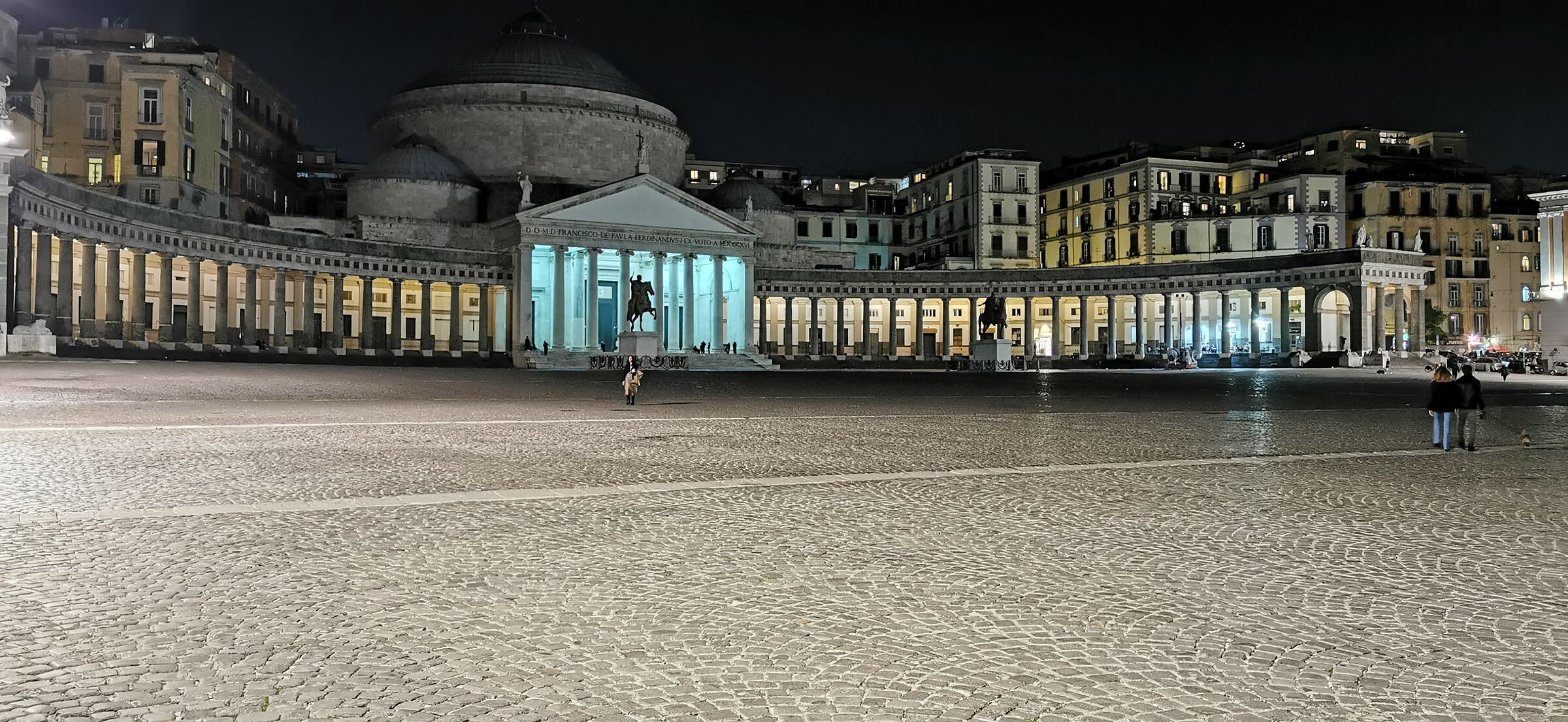 the enchantment of the night Piazza Plebiscito Naples