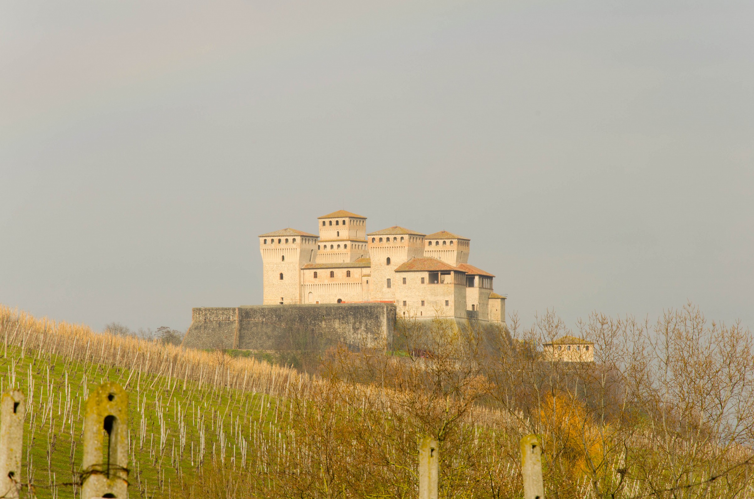 Autumn lights on the castle