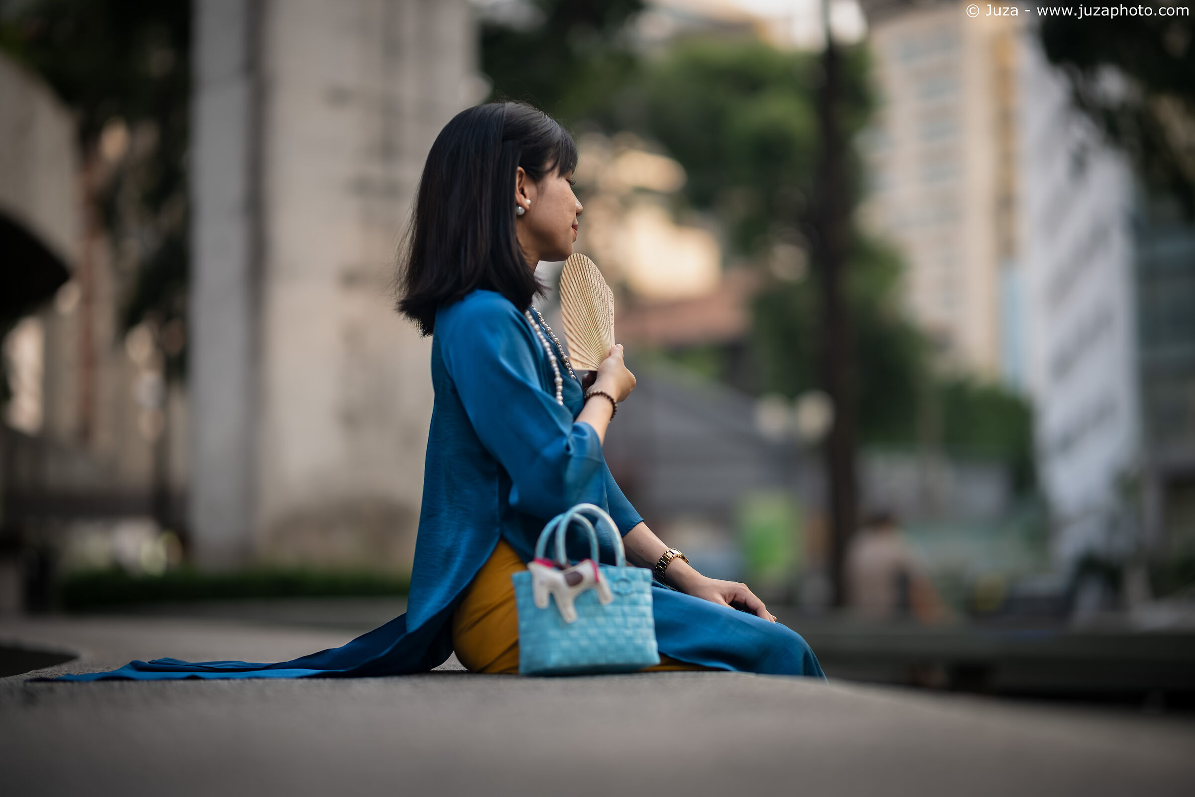 La ragazza col ventaglio, Saigon