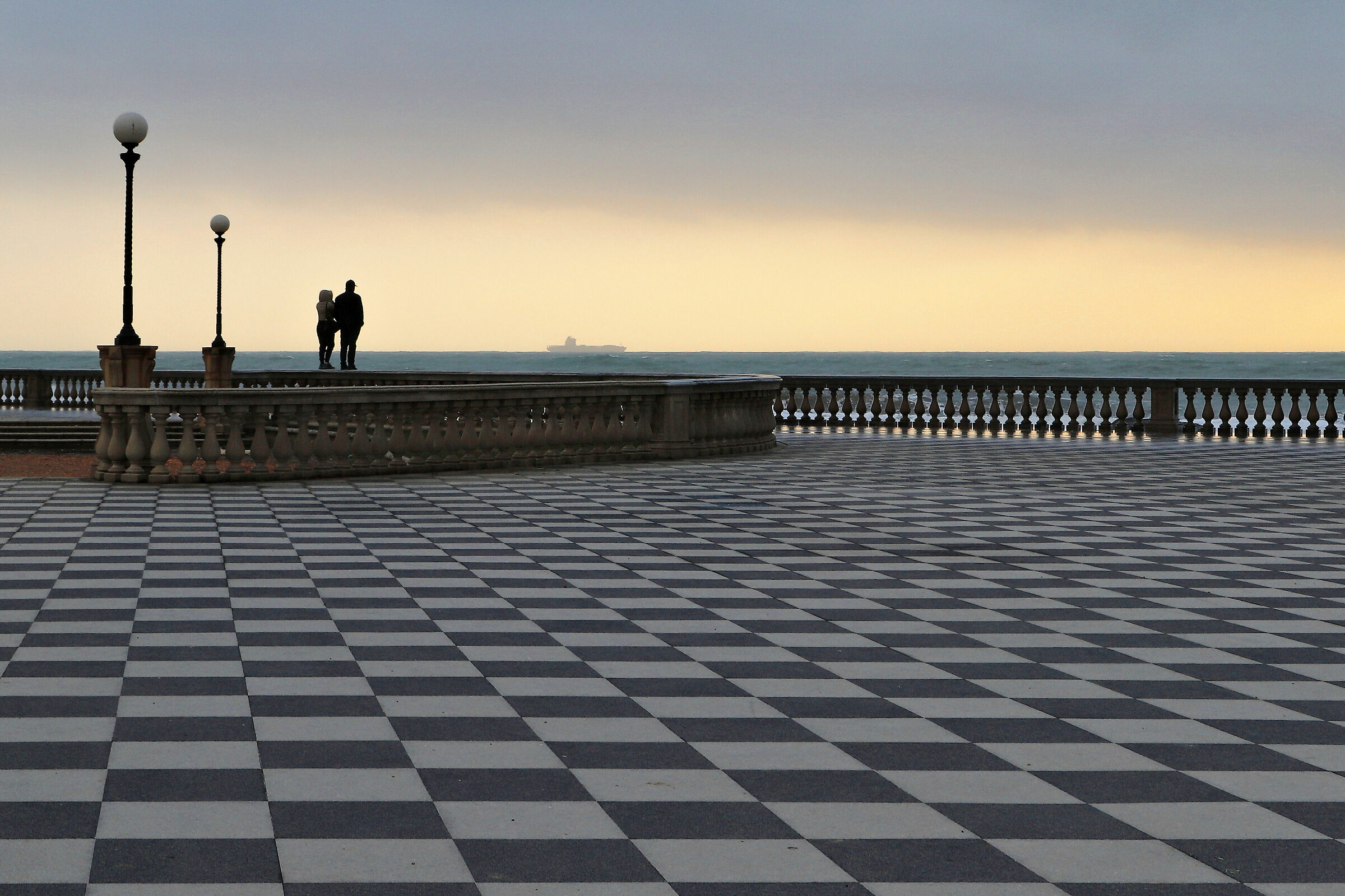 Breathe in the sea in winter