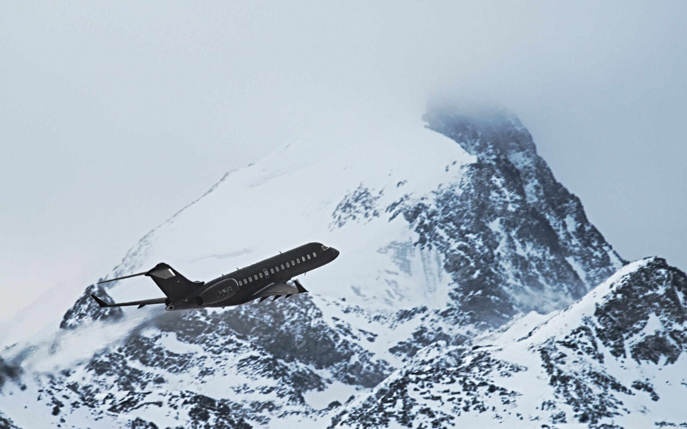 Global Express XRS I-WLFZ