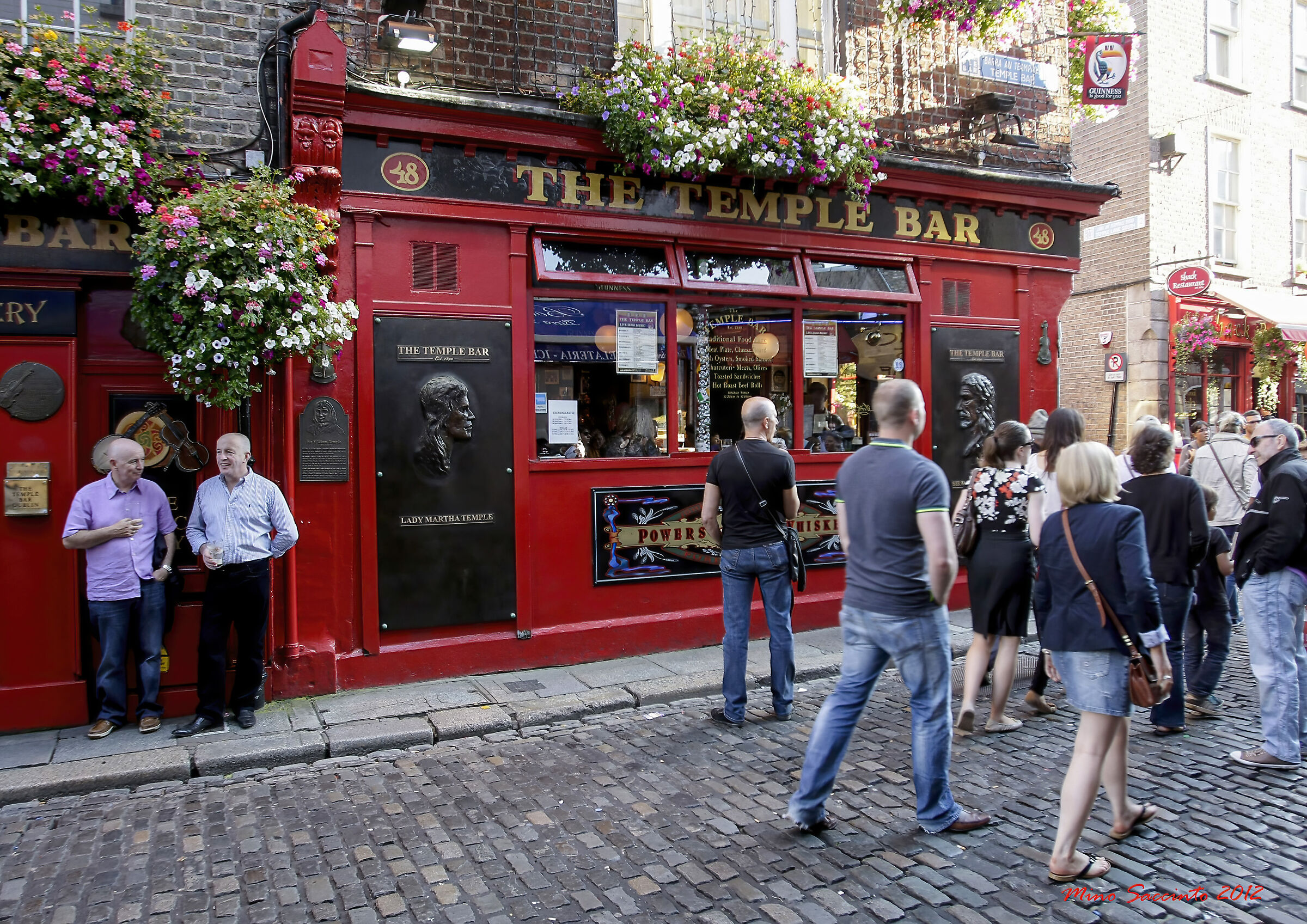 THE temple BAR