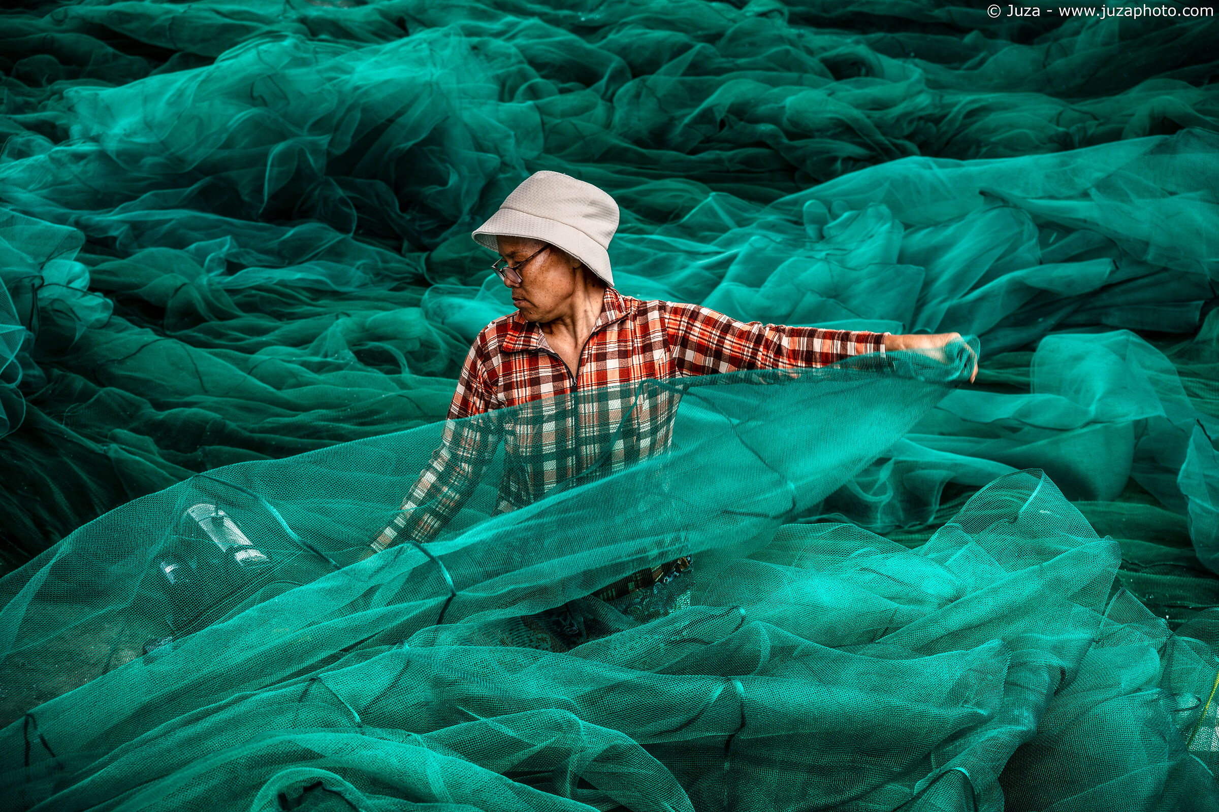 Tessitrice nel verdeazzurro, Nha Trang