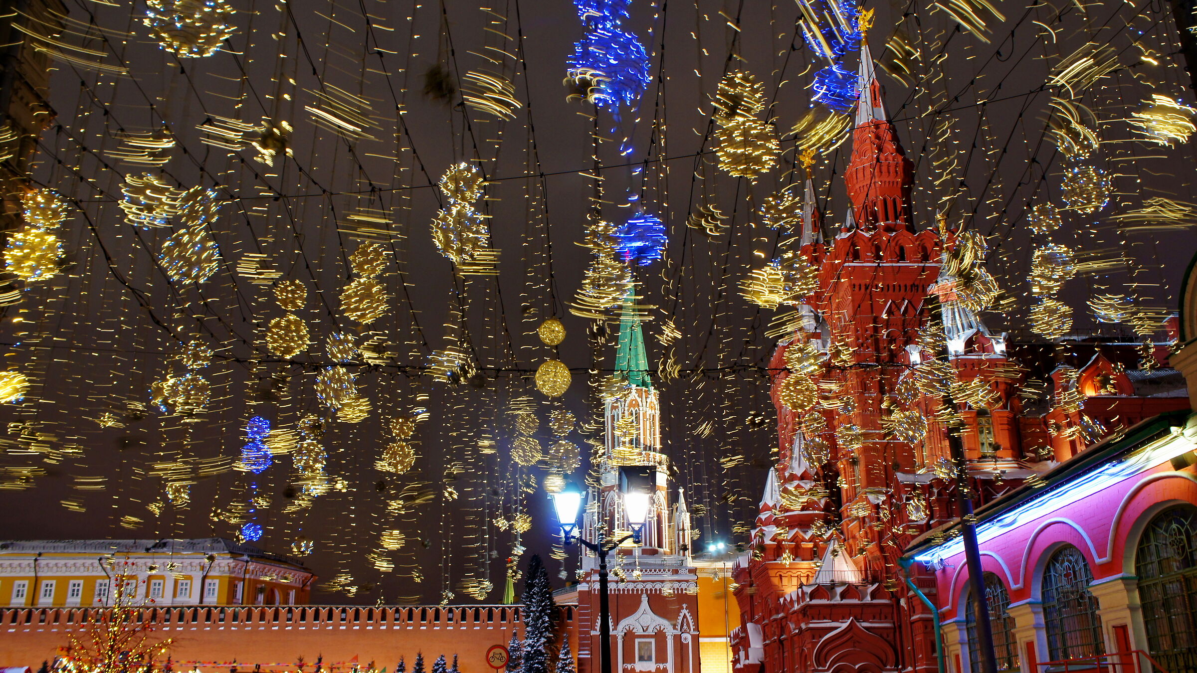 Veduta della Piazza Rossa da via Nikolskaya