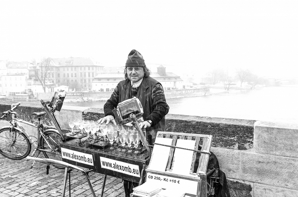 Music through crystal glasses