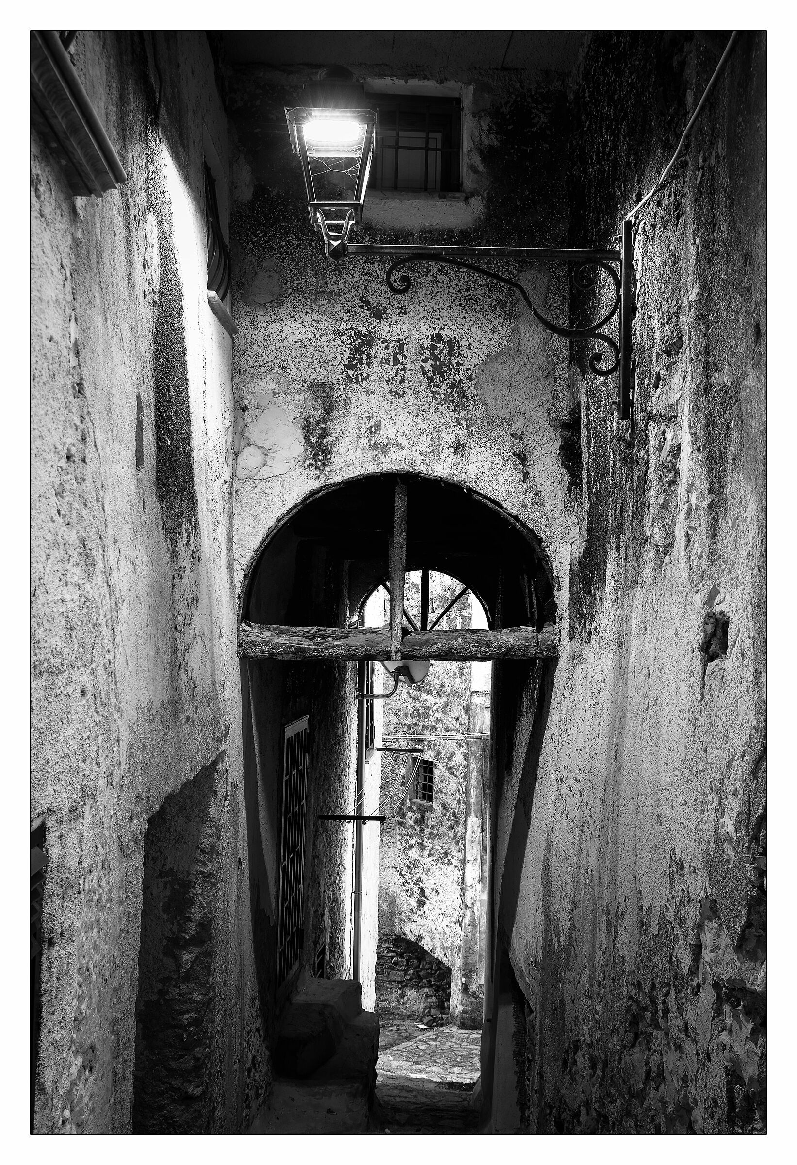 Tra i vicoli, dove il tempo si è fermato.#1