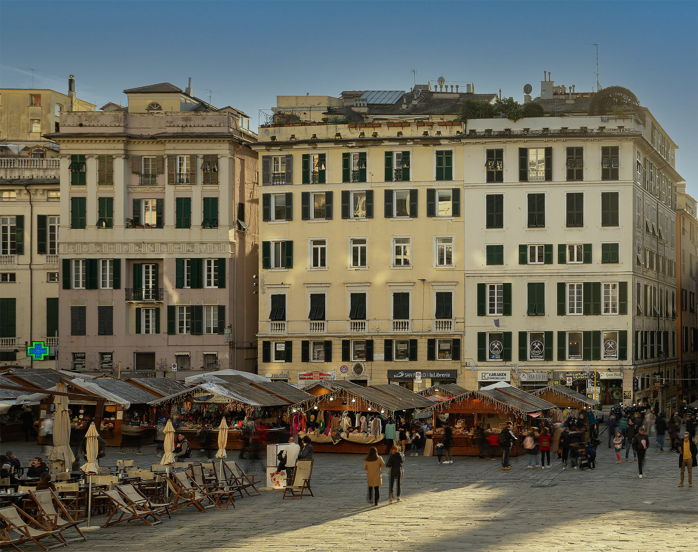 Genoa - Piazza Matteotti with Christmas market