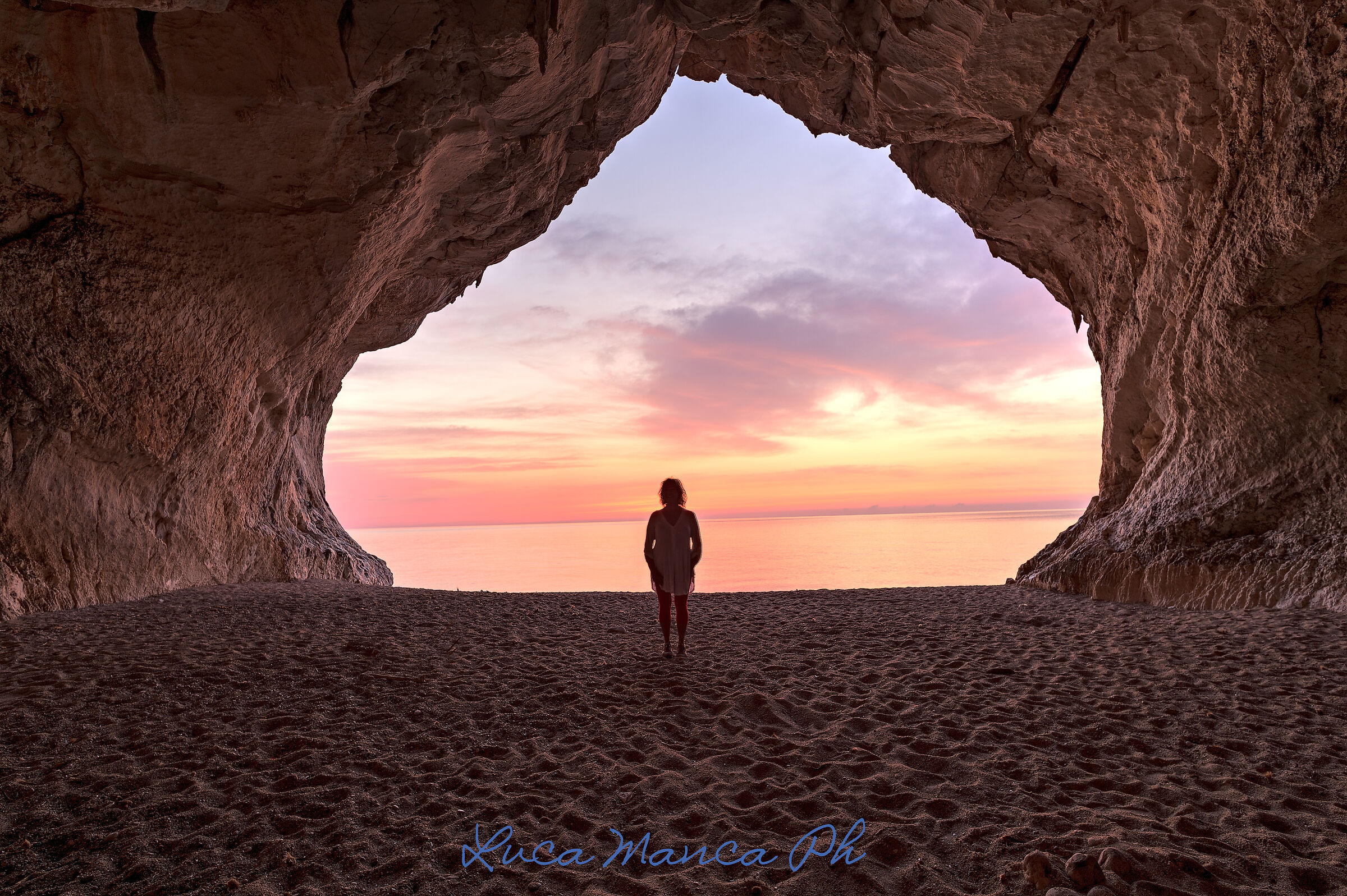 Cala Luna, la luce dell'alba