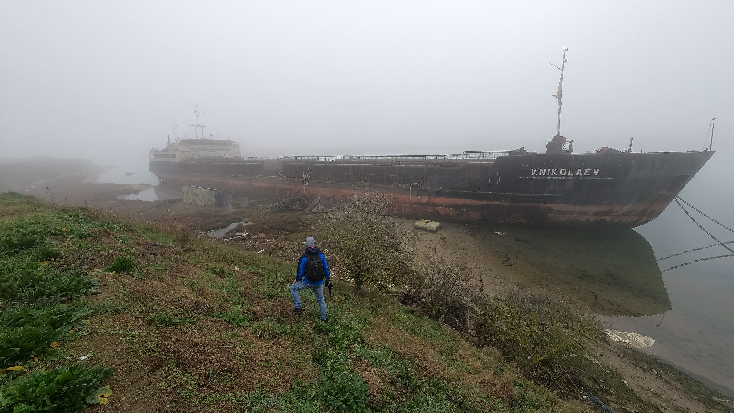 Nave russa abbandonata al porto di Ravenna
