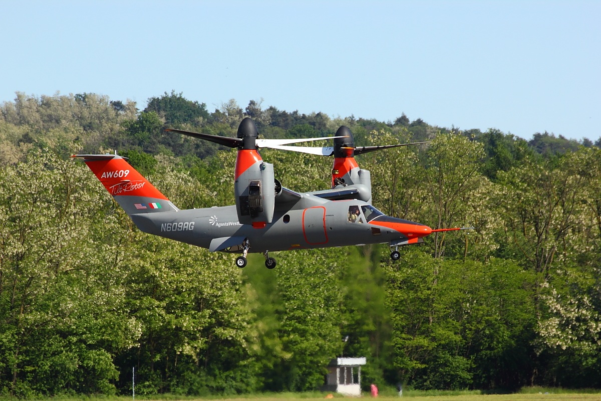AW 609 in decollo